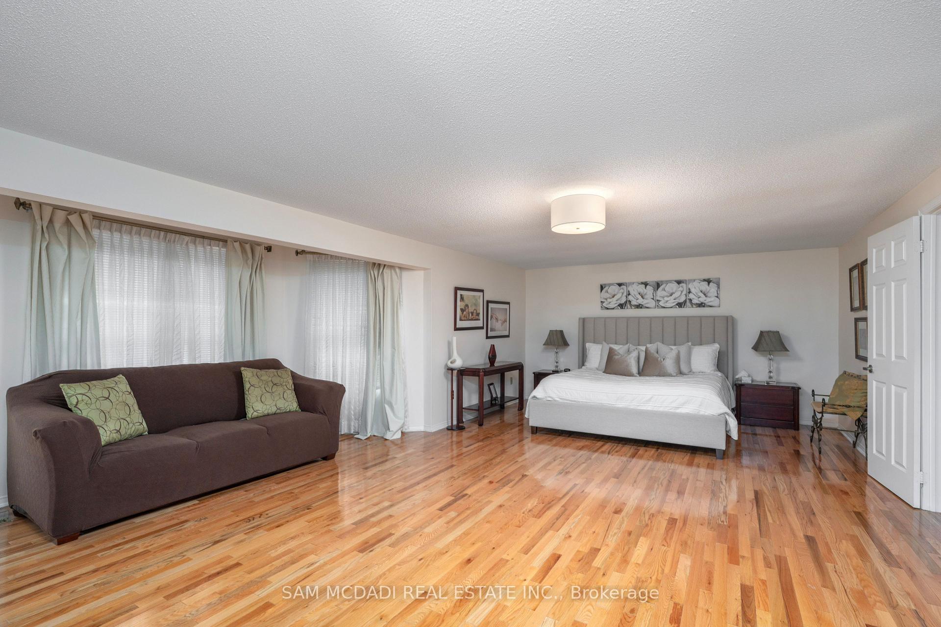 Photo 17 of 69 Parkside Drive, Brampton, Brampton South — HOMEH
