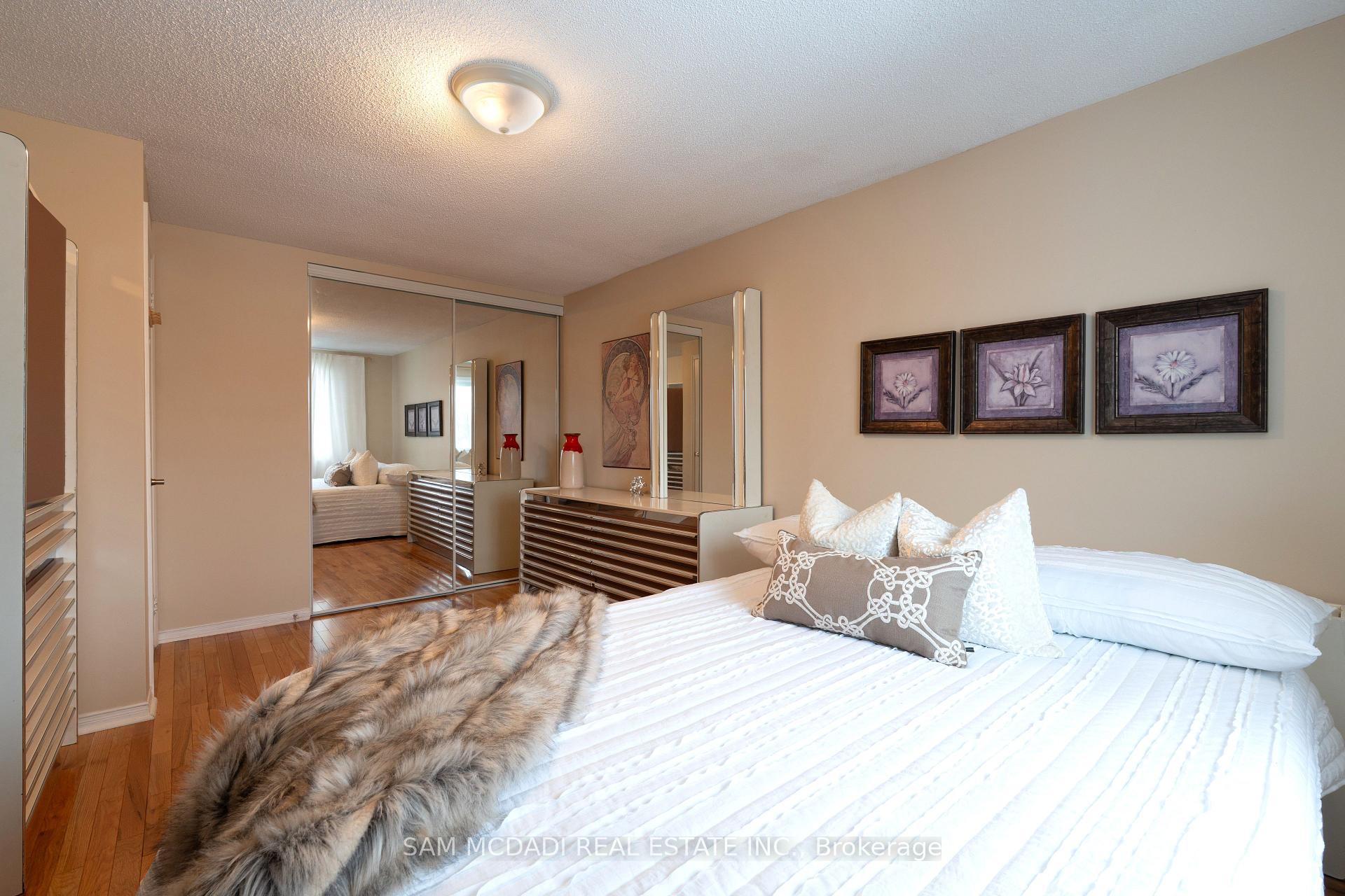 Photo 24 of 69 Parkside Drive, Brampton, Brampton South — HOMEH