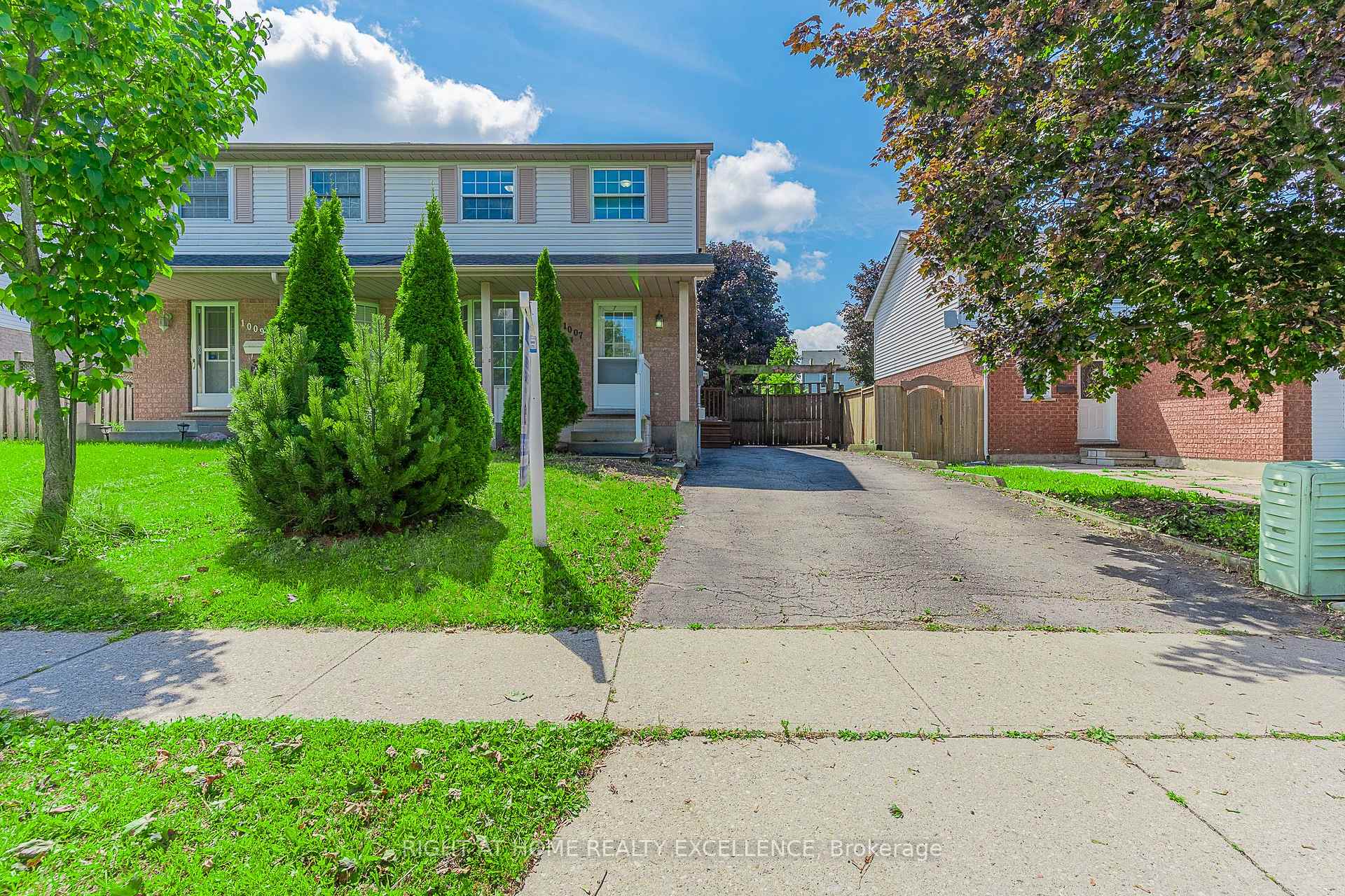 Photo 1 of 1007 Elgin Street N, Cambridge, Greenway-Chaplin — HOMEH