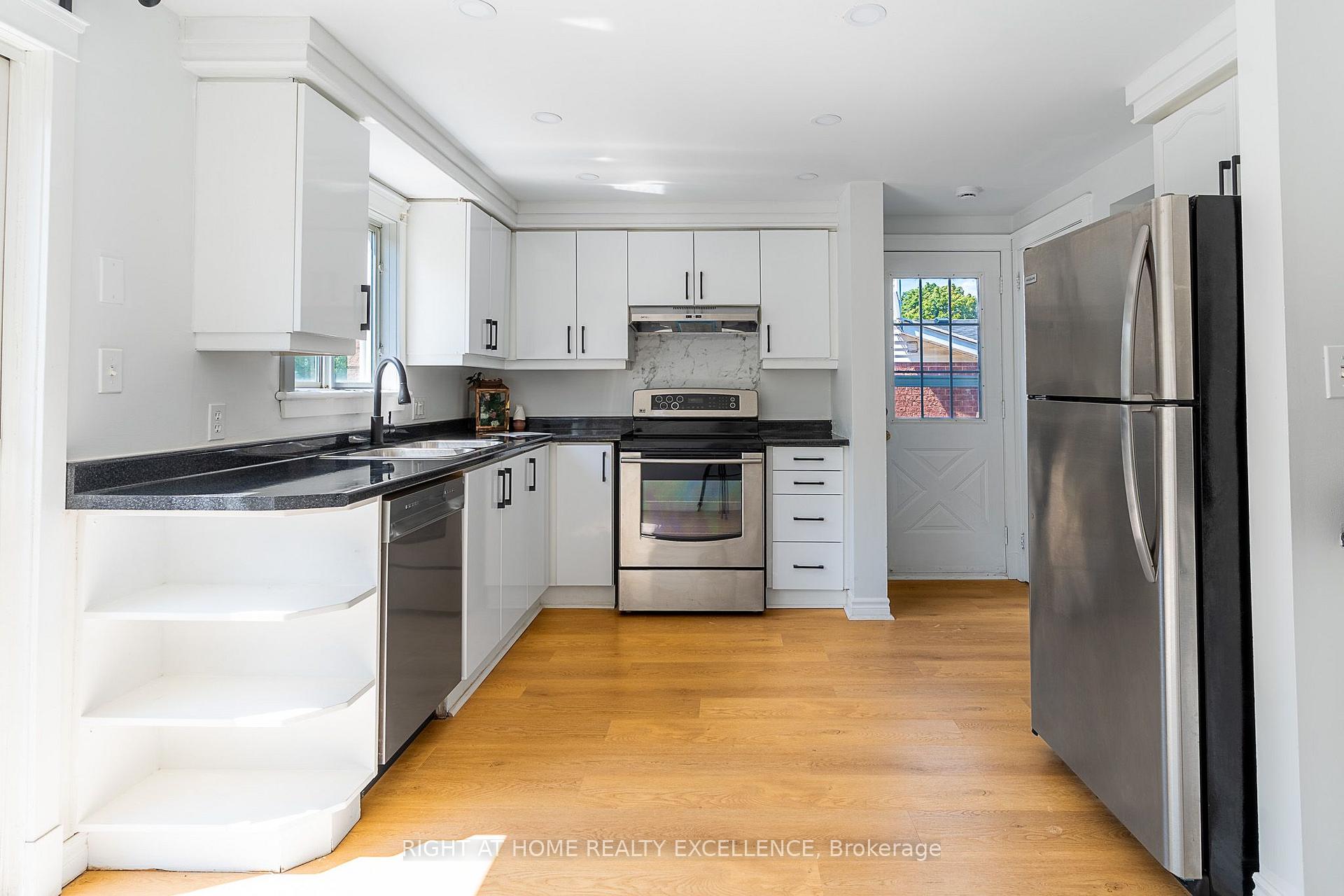 Photo 10 of 1007 Elgin Street N, Cambridge, Greenway-Chaplin — HOMEH