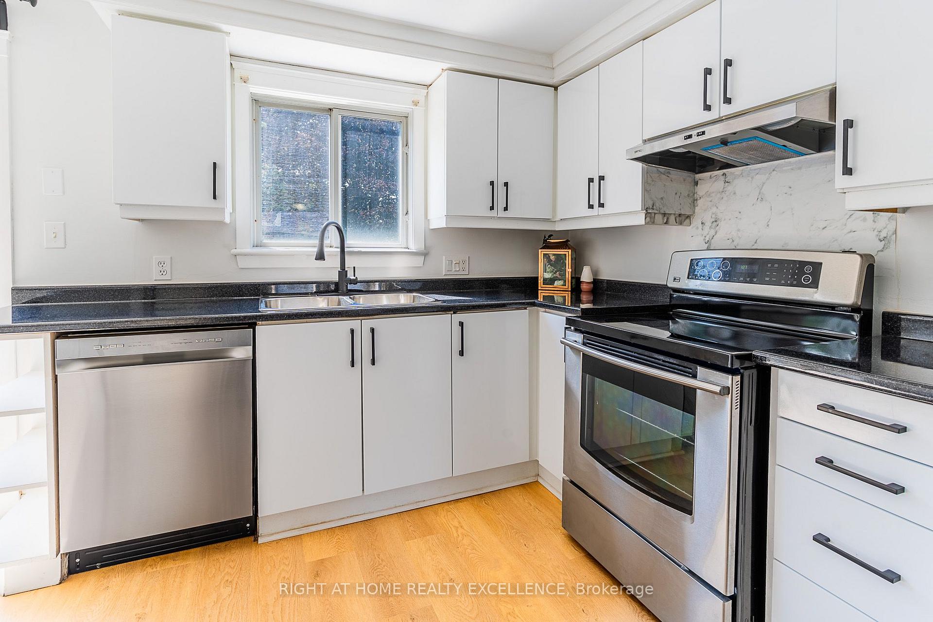 Photo 14 of 1007 Elgin Street N, Cambridge, Greenway-Chaplin — HOMEH