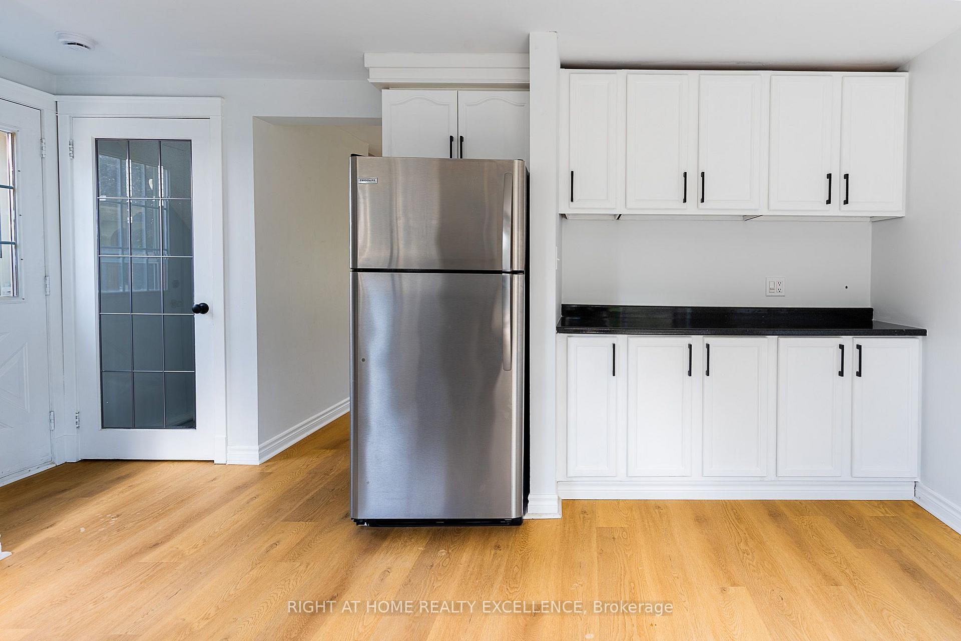 Photo 16 of 1007 Elgin Street N, Cambridge, Greenway-Chaplin — HOMEH
