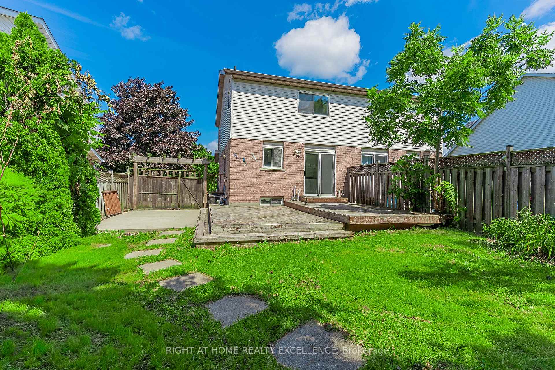 Photo 39 of 1007 Elgin Street N, Cambridge, Greenway-Chaplin — HOMEH