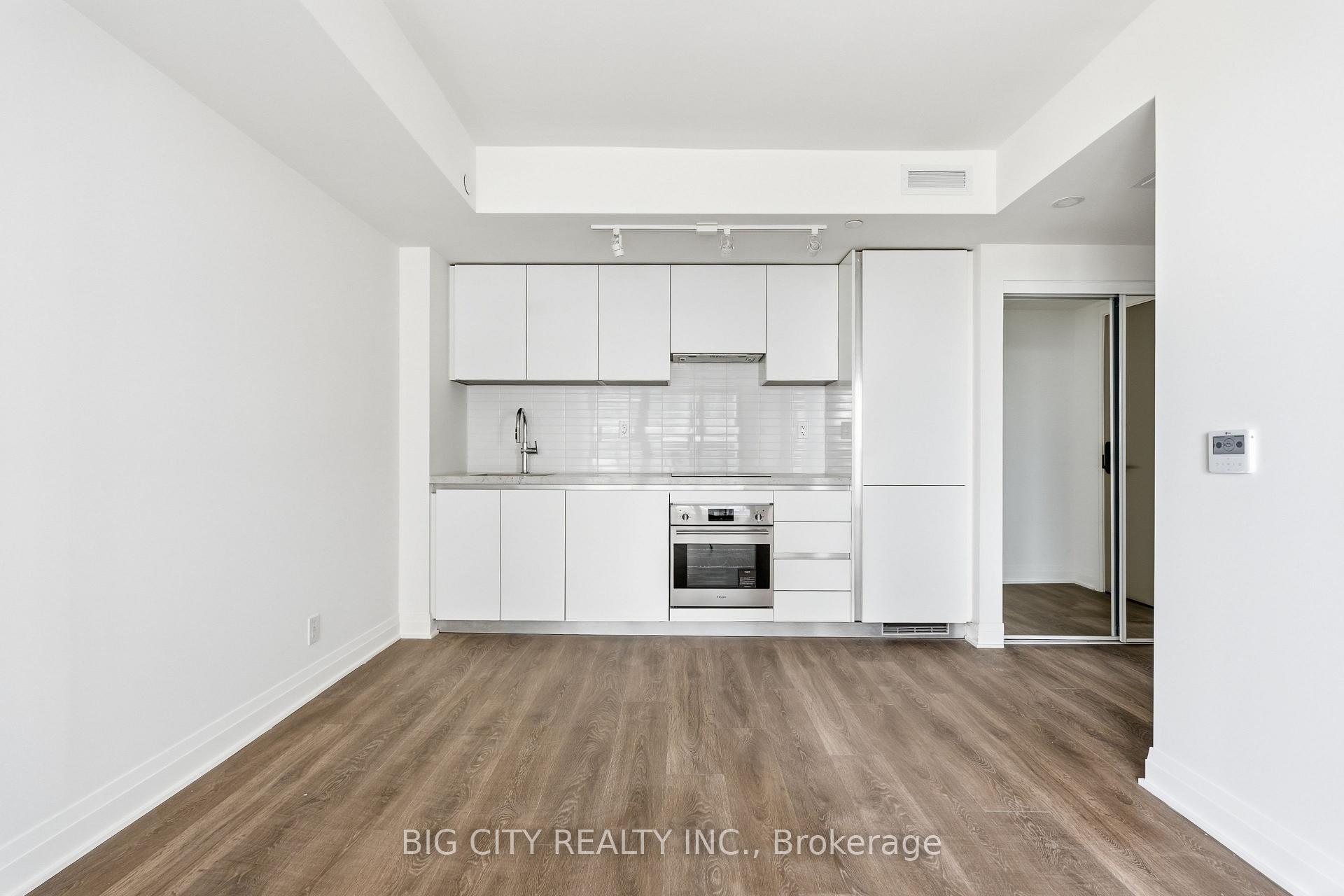 Photo 6 of Unit 1605, 25 Frederick Todd Way, Toronto, Leaside — HOMEH