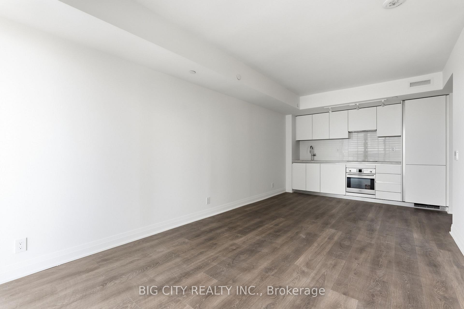 Photo 13 of Unit 1605, 25 Frederick Todd Way, Toronto, Leaside — HOMEH