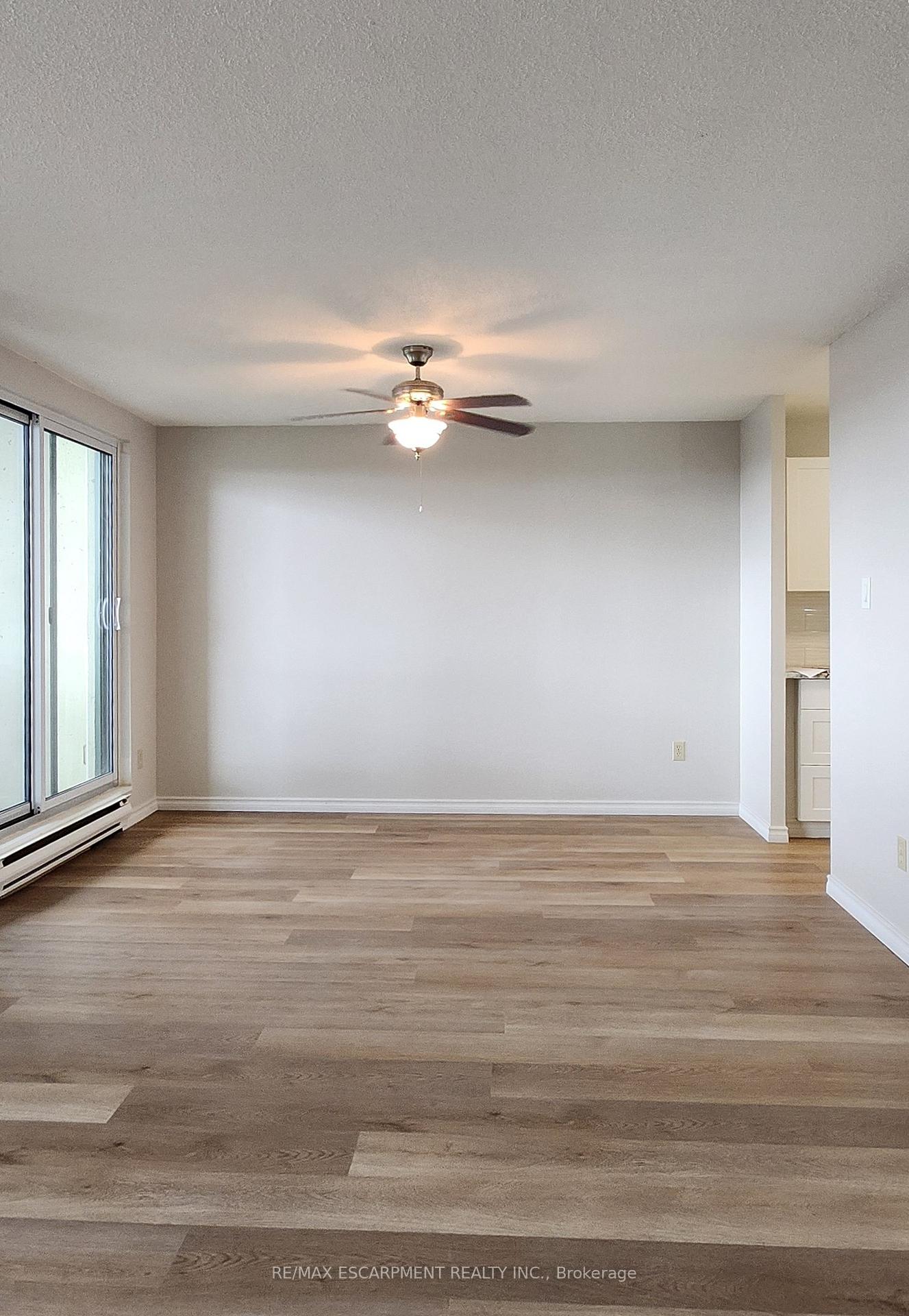 Photo 6 of Unit 501, 421 Fairview Drive, Brantford, Fairview - Brantford — HOMEH