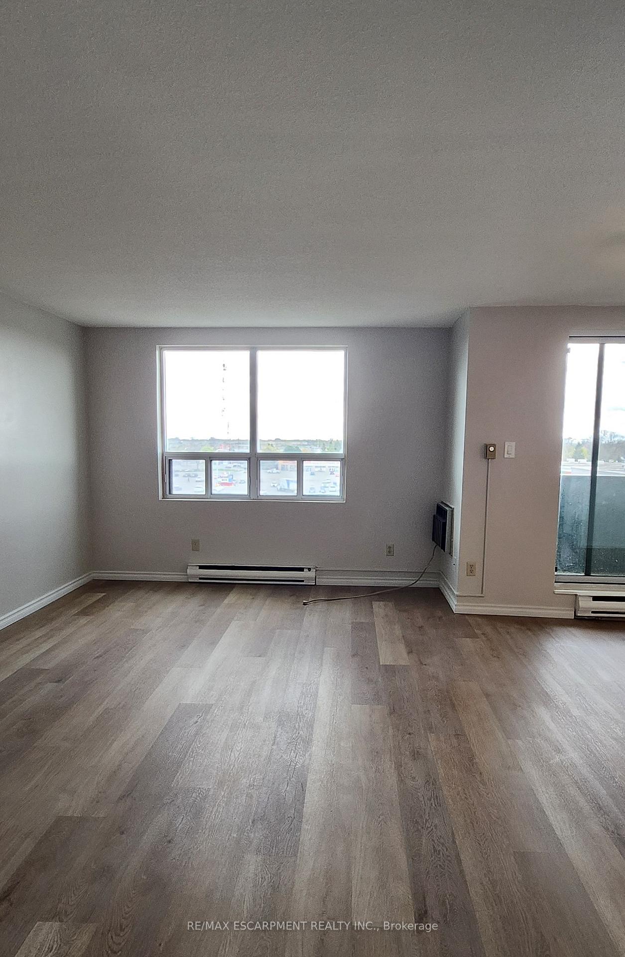 Photo 7 of Unit 501, 421 Fairview Drive, Brantford, Fairview - Brantford — HOMEH