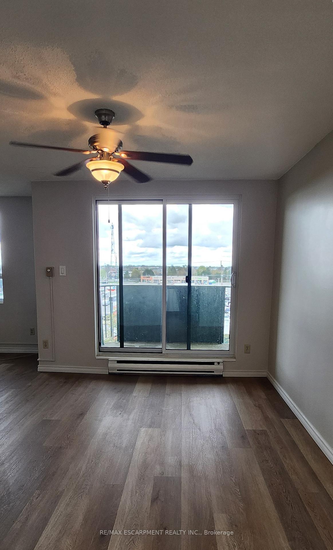 Photo 9 of Unit 501, 421 Fairview Drive, Brantford, Fairview - Brantford — HOMEH
