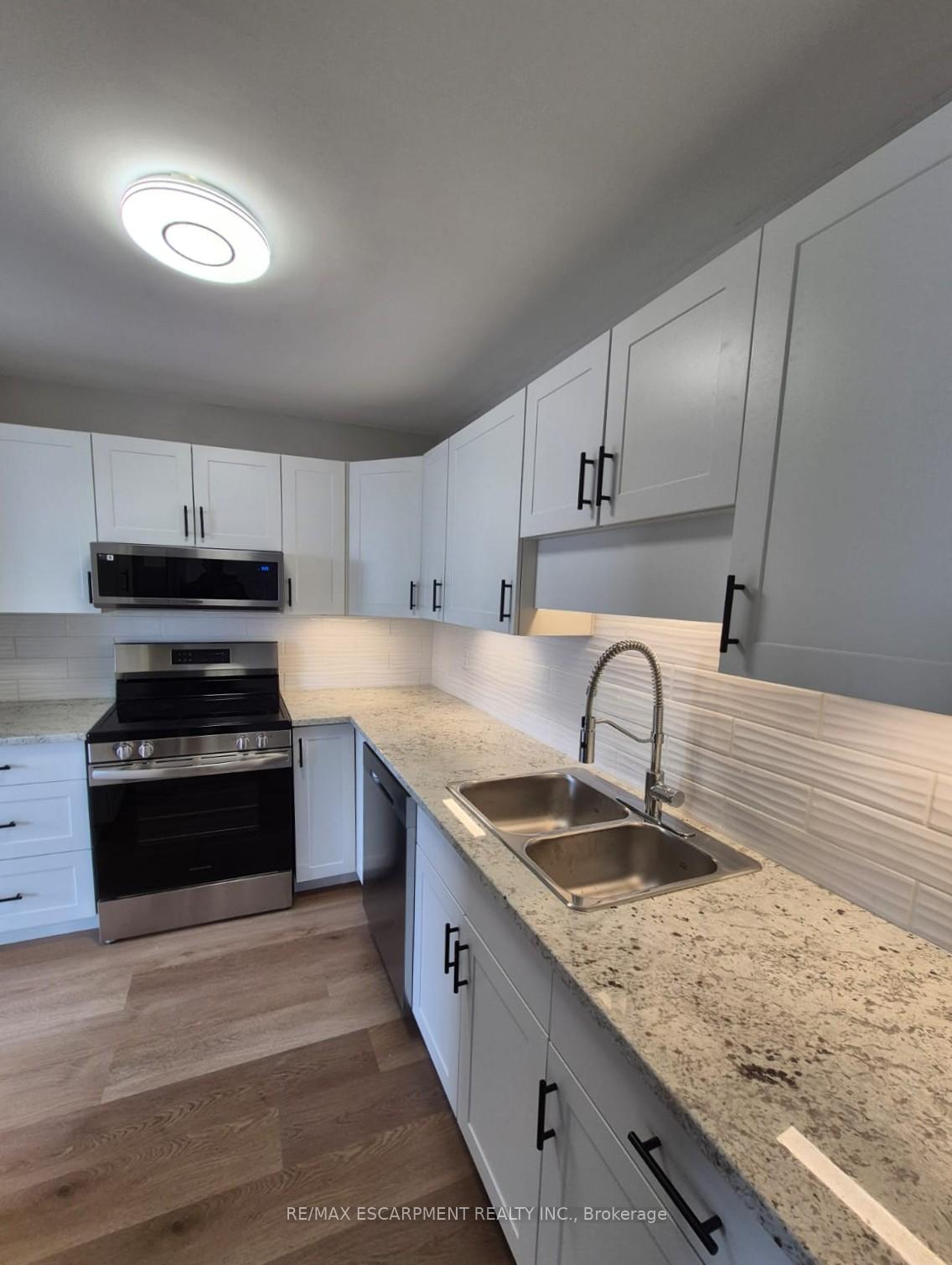 Photo 13 of Unit 501, 421 Fairview Drive, Brantford, Fairview - Brantford — HOMEH