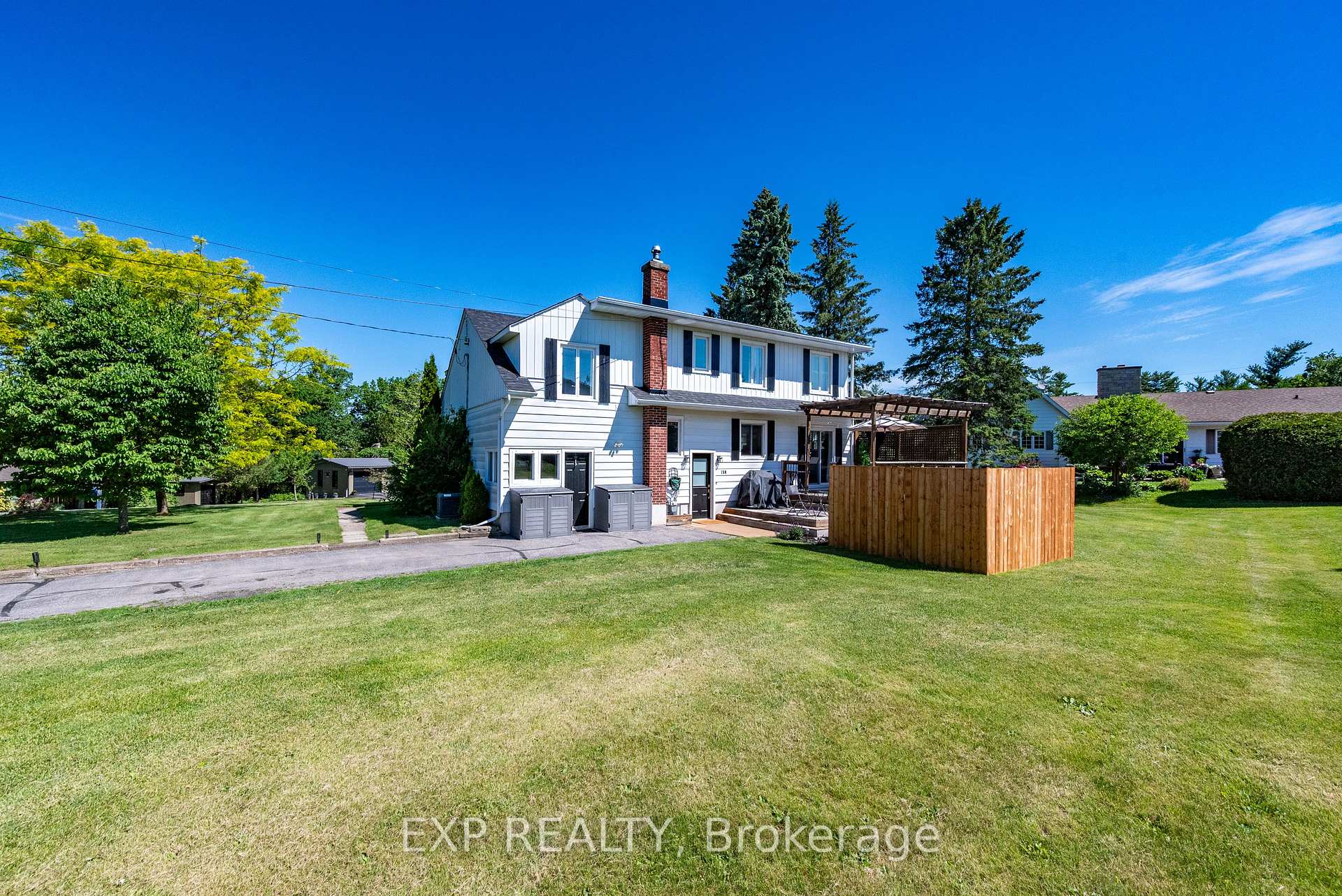 Photo 4 of 150 Stevenson Crescent, Renfrew, Renfrew — HOMEH