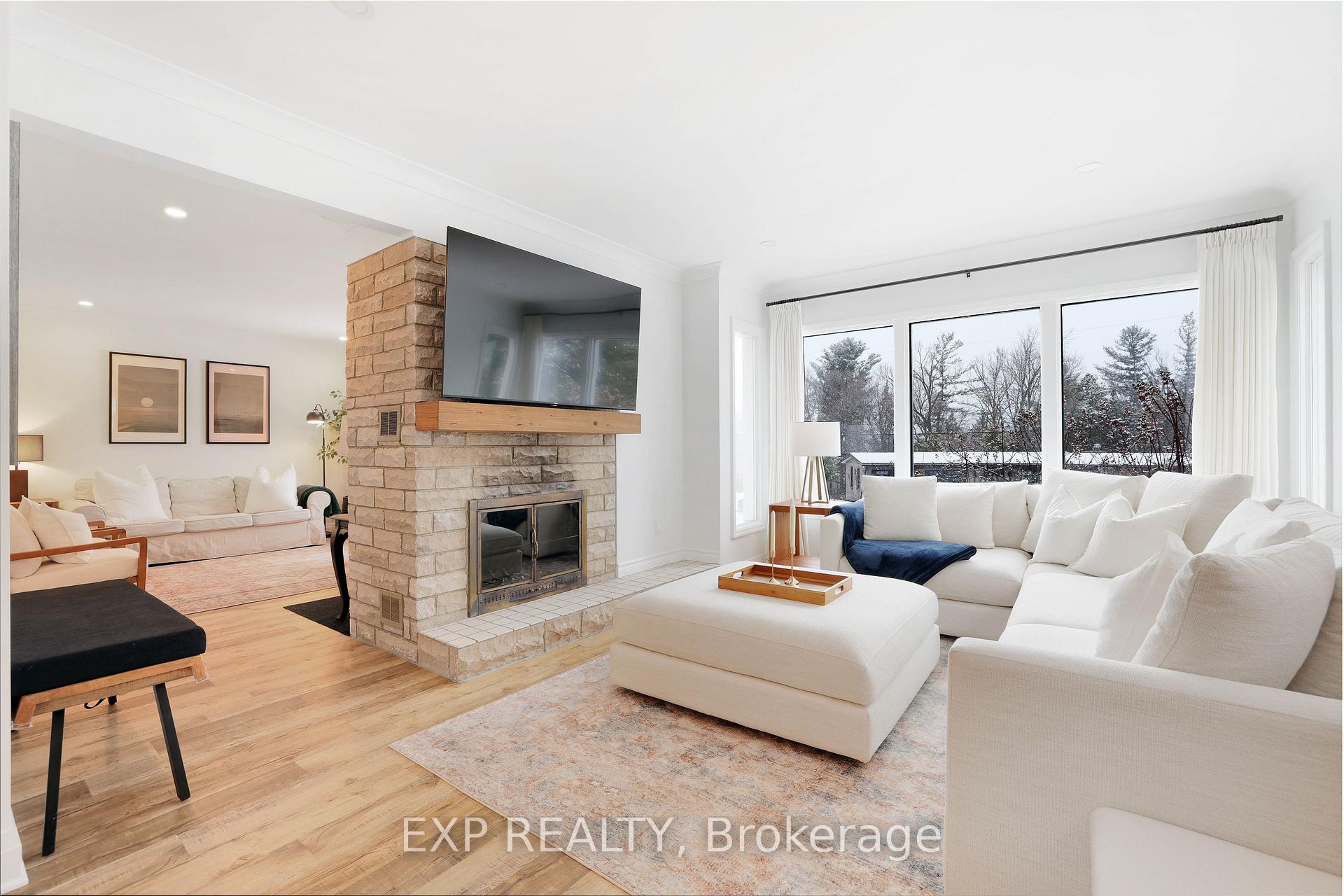 Photo 10 of 150 Stevenson Crescent, Renfrew, Renfrew — HOMEH