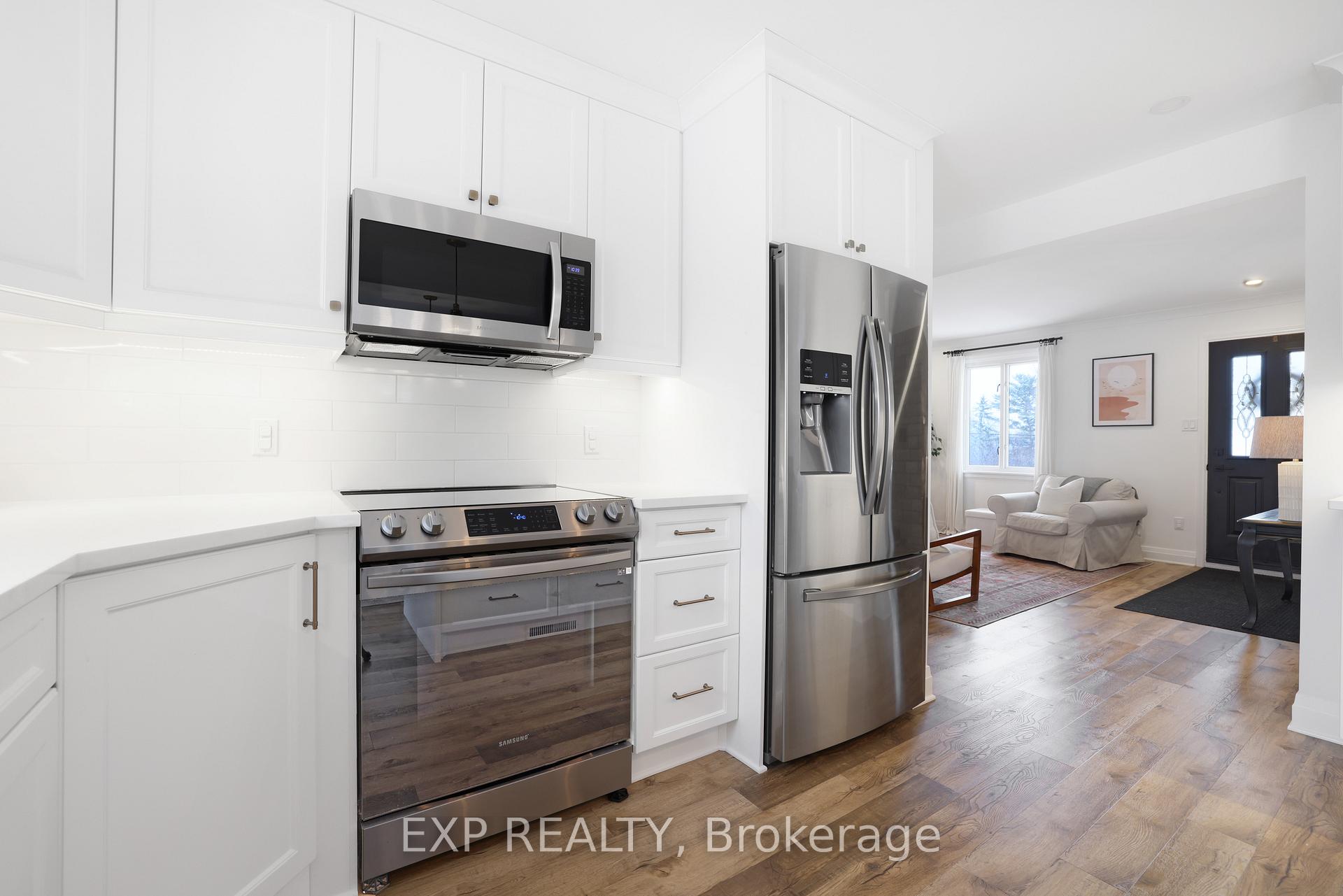 Photo 19 of 150 Stevenson Crescent, Renfrew, Renfrew — HOMEH