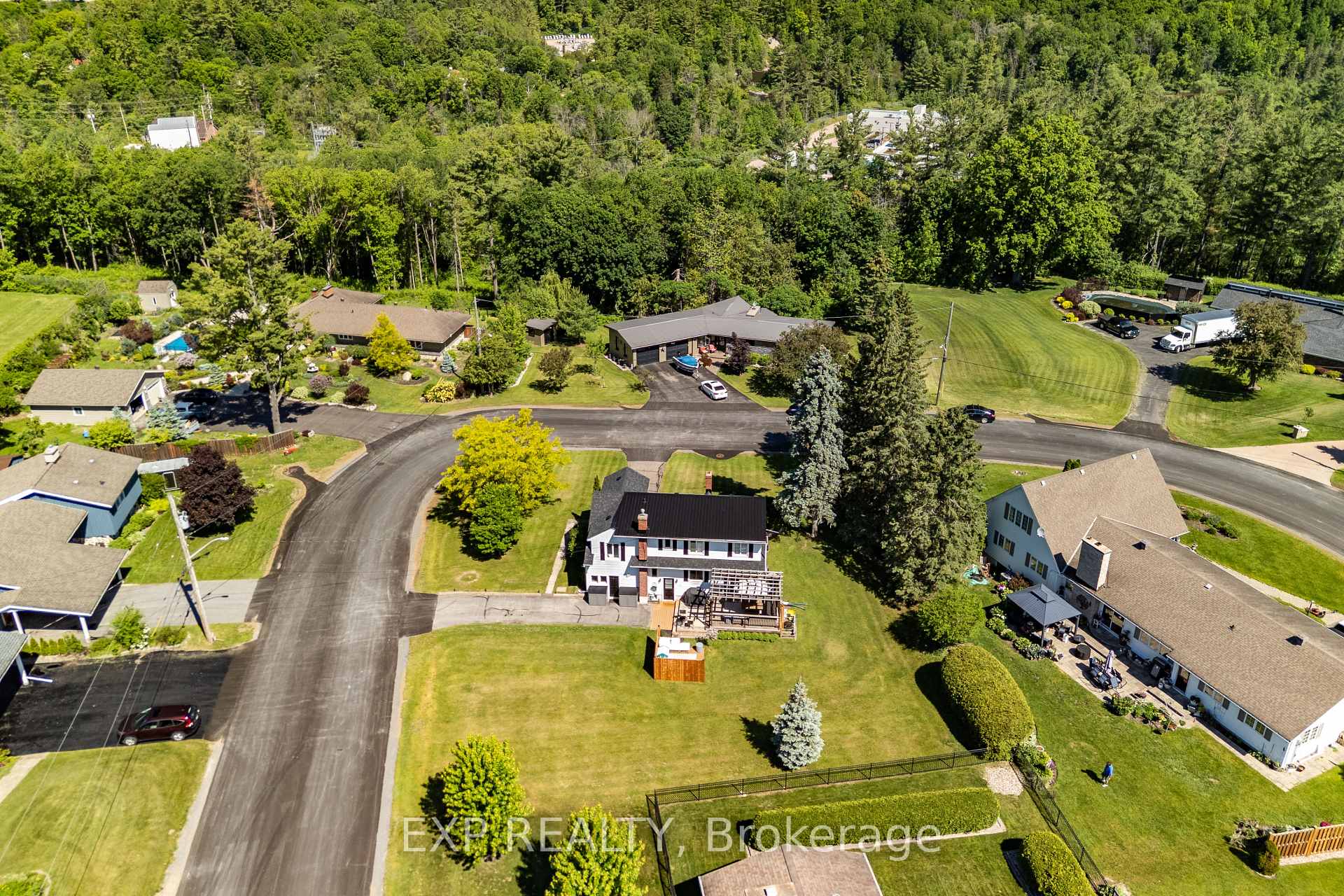 Photo 47 of 150 Stevenson Crescent, Renfrew, Renfrew — HOMEH