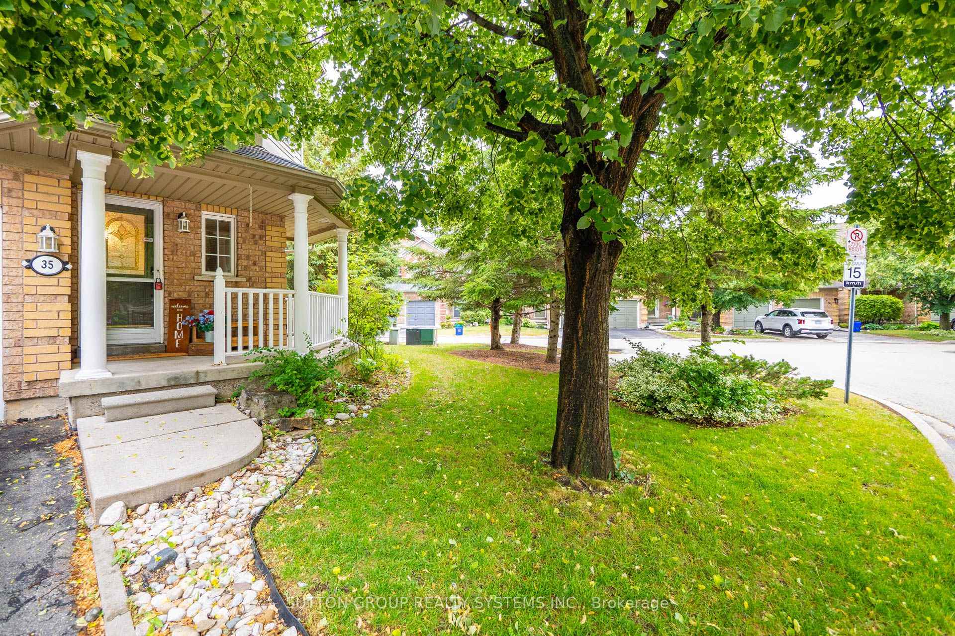 Photo 1 of Unit 35, 2871 Darien Road, Burlington, Rose — HOMEH