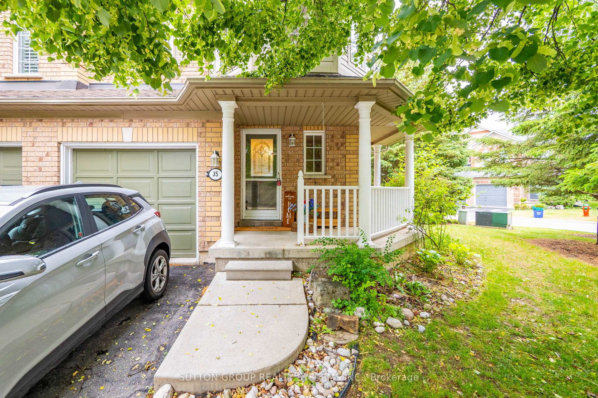 Photo 3 of Unit 35, 2871 Darien Road, Burlington, Rose — HOMEH