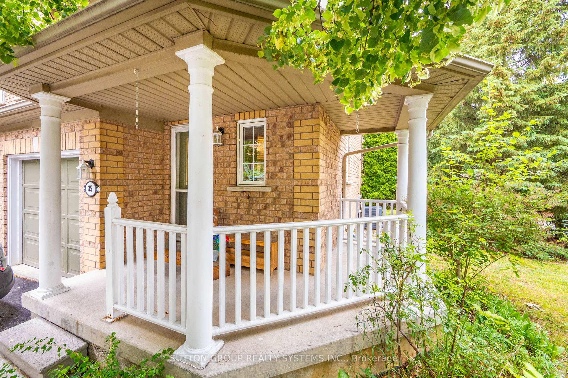 Photo 4 of Unit 35, 2871 Darien Road, Burlington, Rose — HOMEH