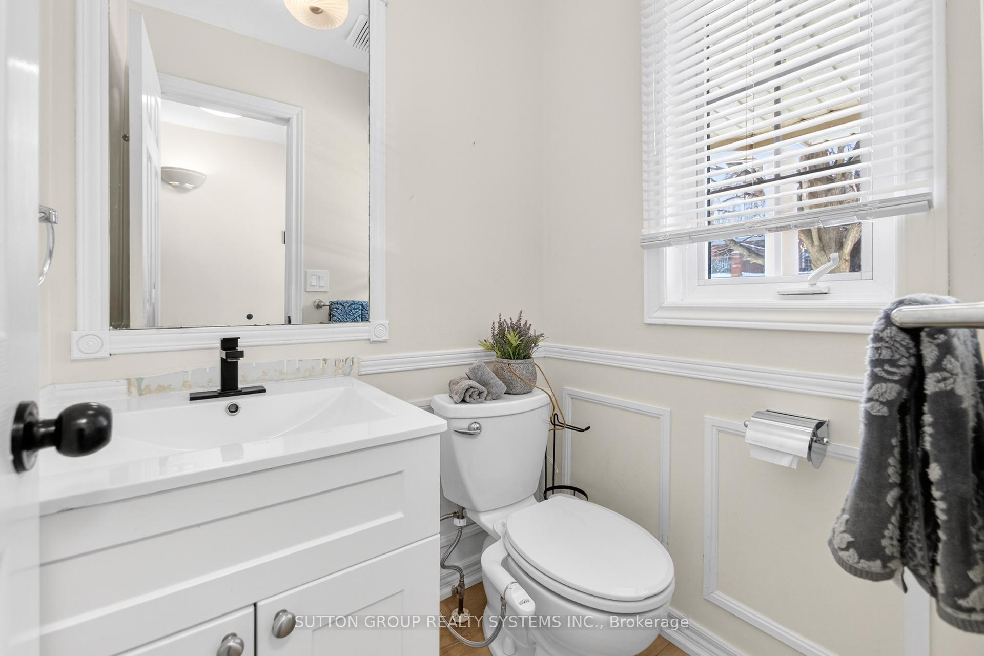 Photo 8 of Unit 35, 2871 Darien Road, Burlington, Rose — HOMEH