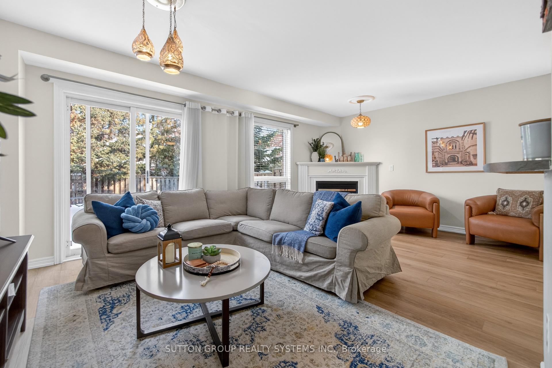 Photo 10 of Unit 35, 2871 Darien Road, Burlington, Rose — HOMEH
