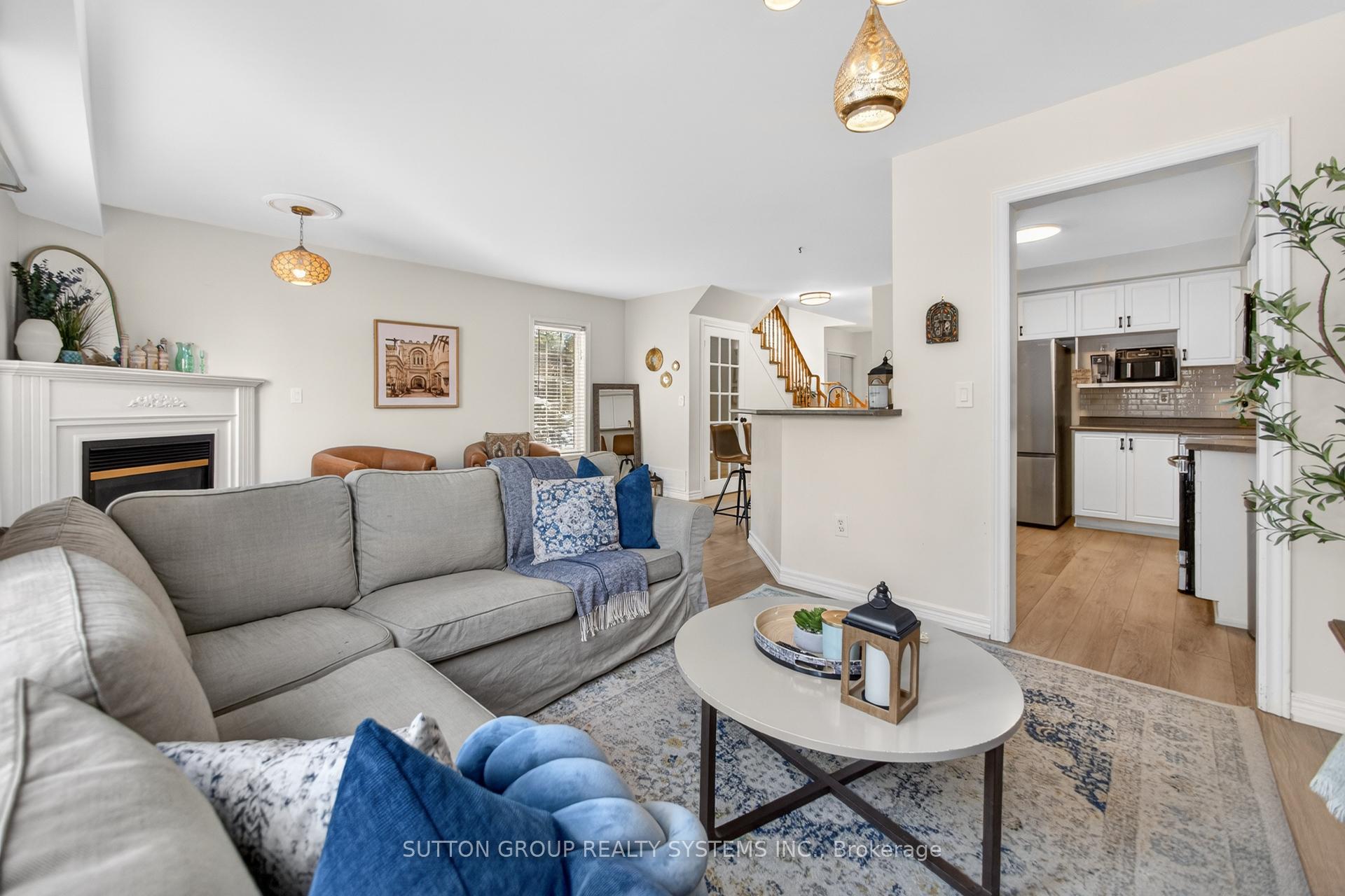 Photo 11 of Unit 35, 2871 Darien Road, Burlington, Rose — HOMEH