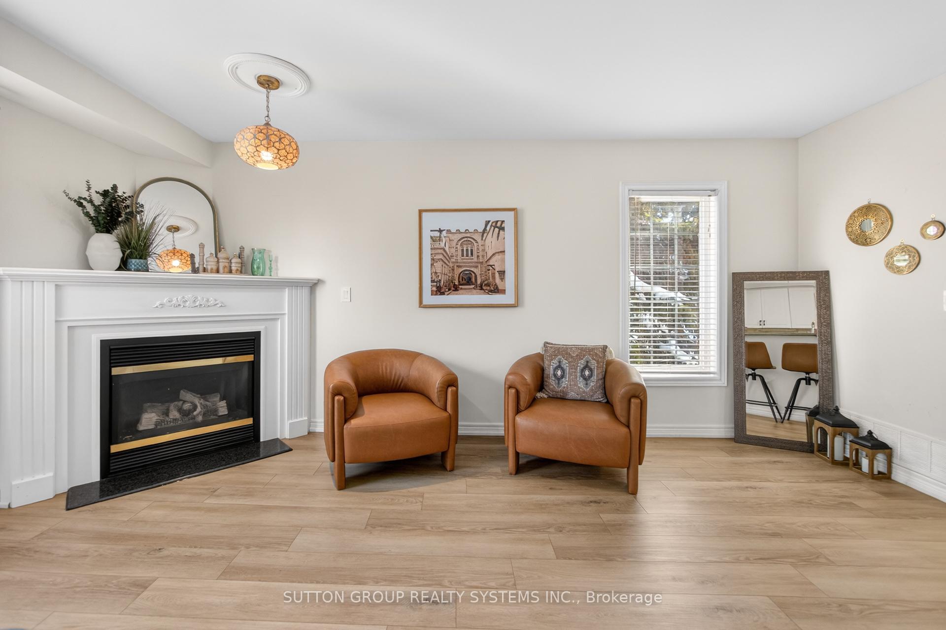 Photo 12 of Unit 35, 2871 Darien Road, Burlington, Rose — HOMEH