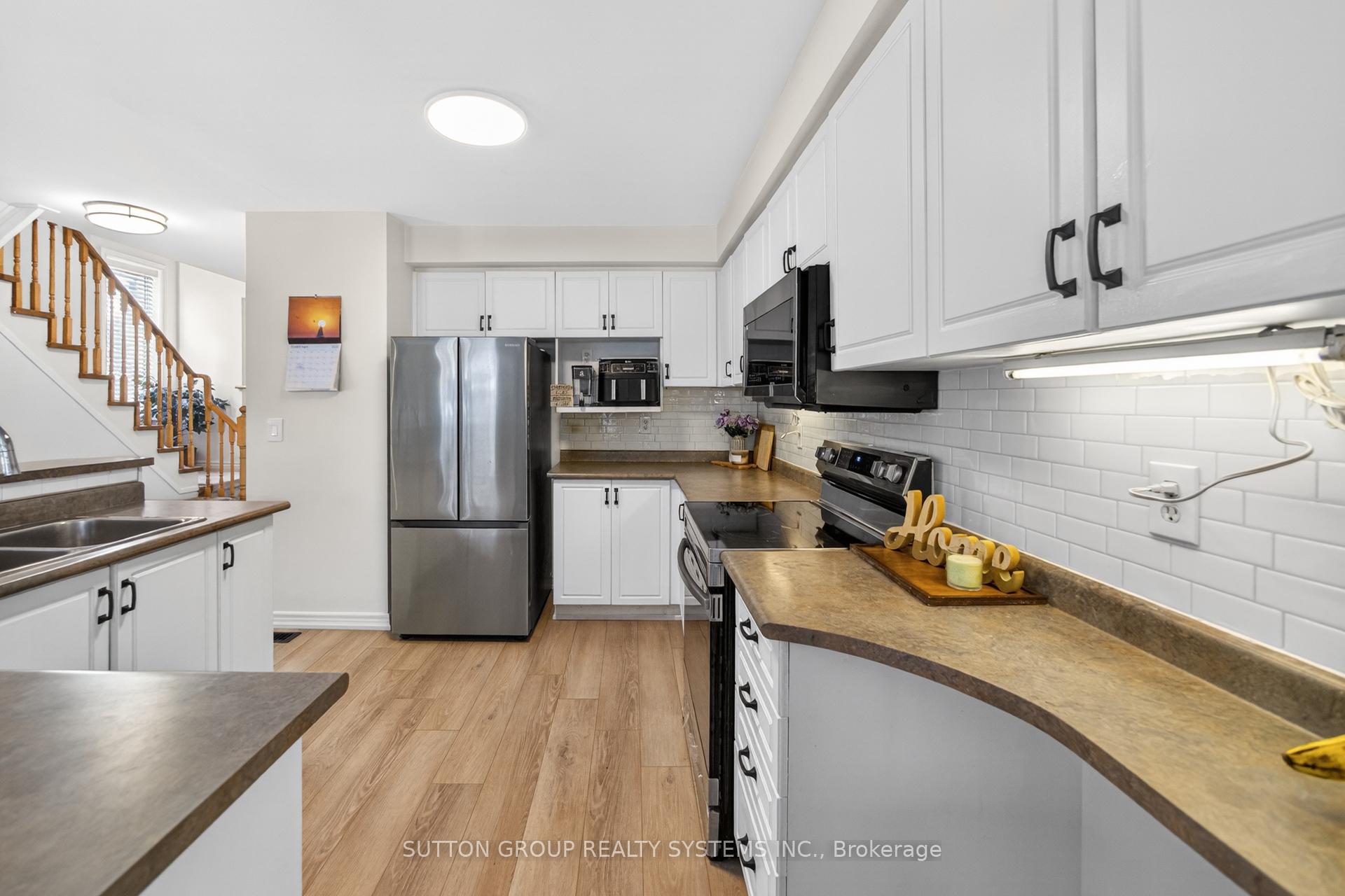 Photo 20 of Unit 35, 2871 Darien Road, Burlington, Rose — HOMEH