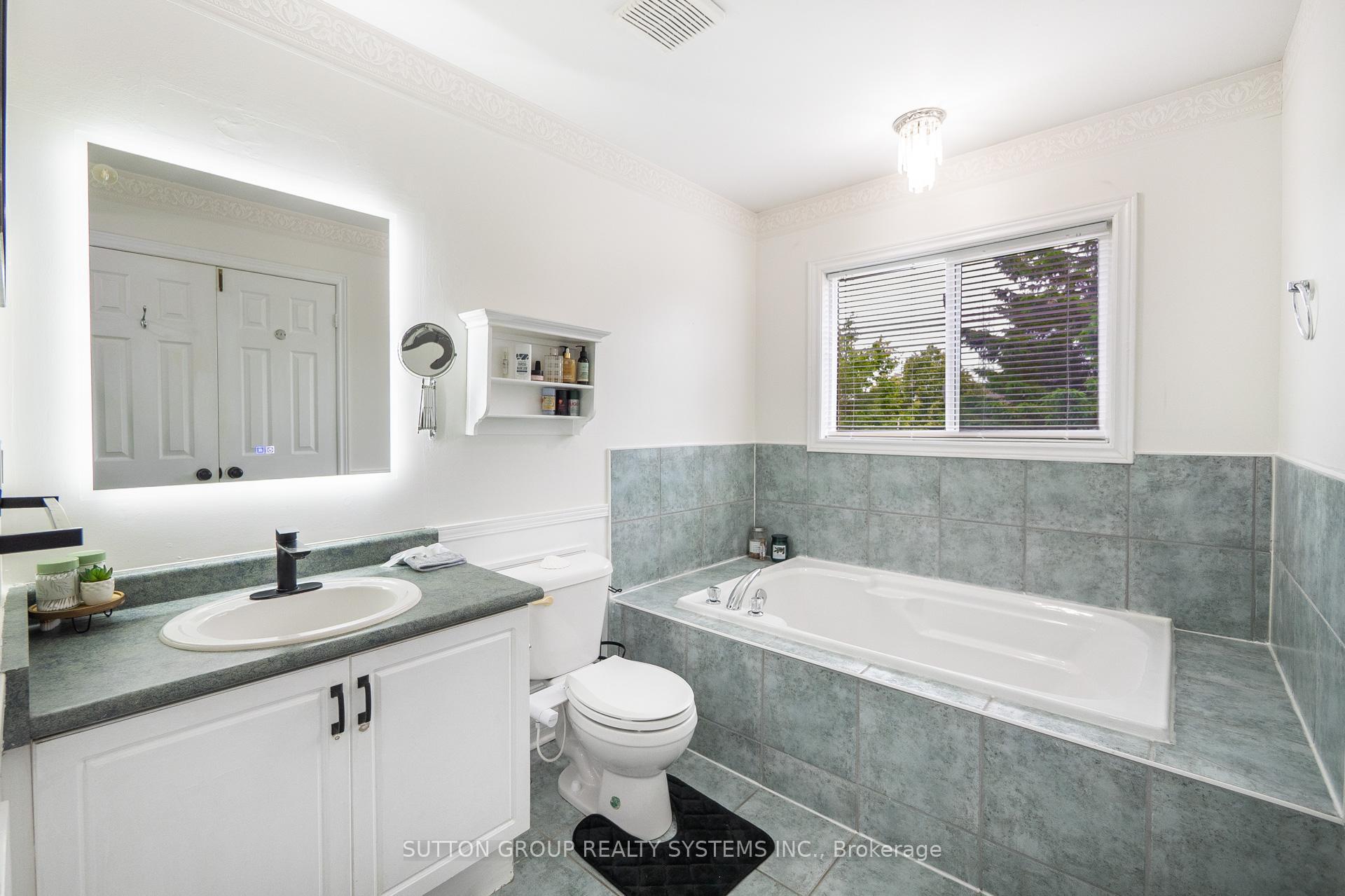 Photo 30 of Unit 35, 2871 Darien Road, Burlington, Rose — HOMEH