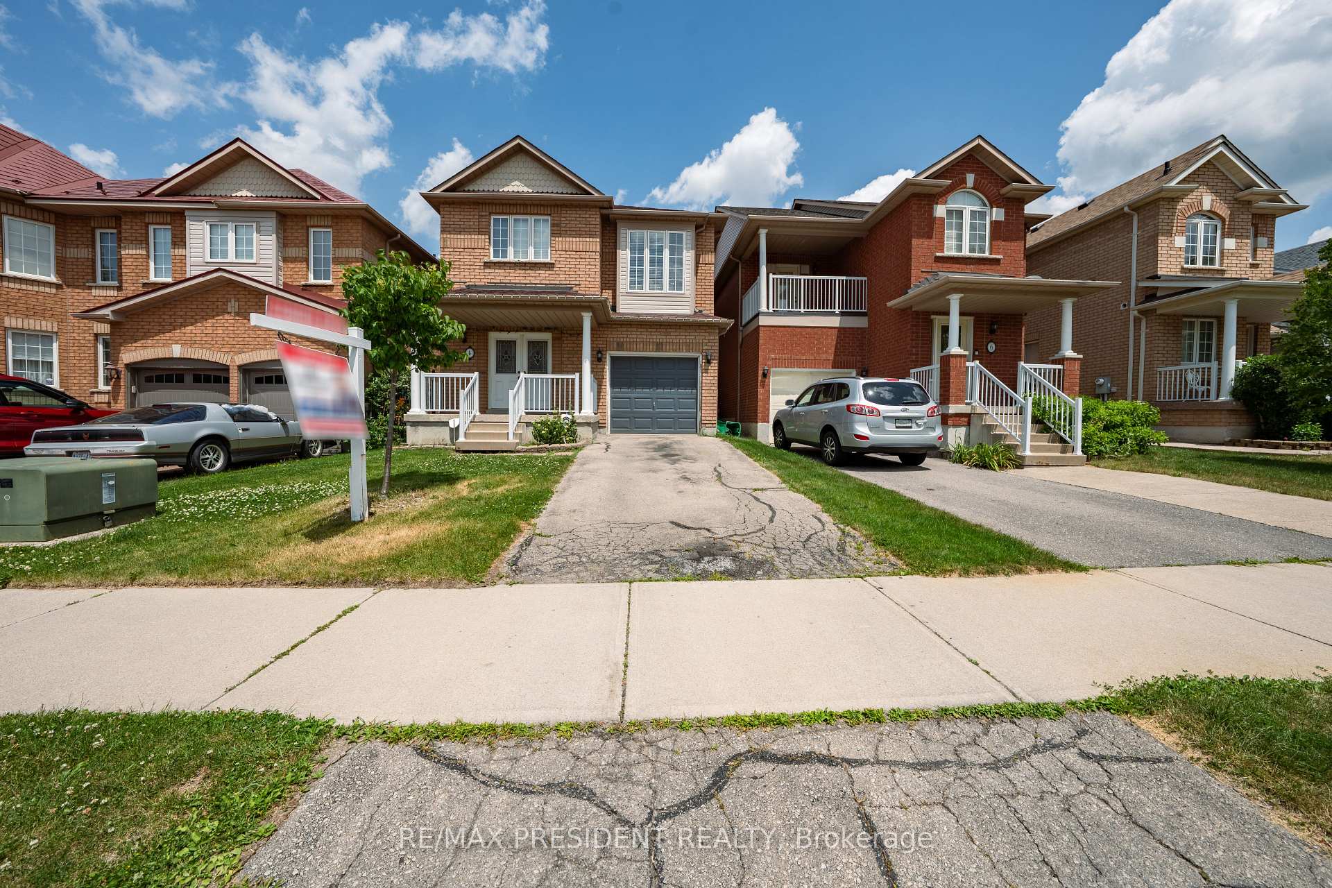 Photo 1 of 4 Redfinch Way, Brampton, Fletcher's Meadow — HOMEH
