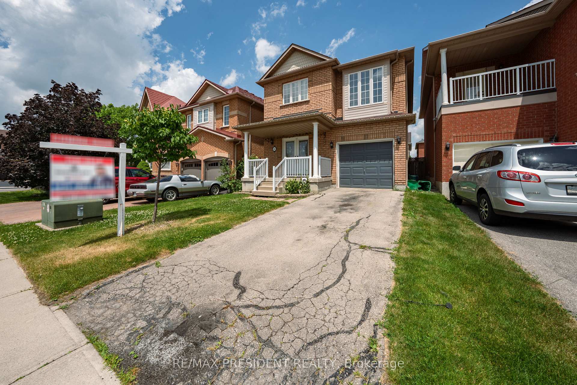 Photo 2 of 4 Redfinch Way, Brampton, Fletcher's Meadow — HOMEH