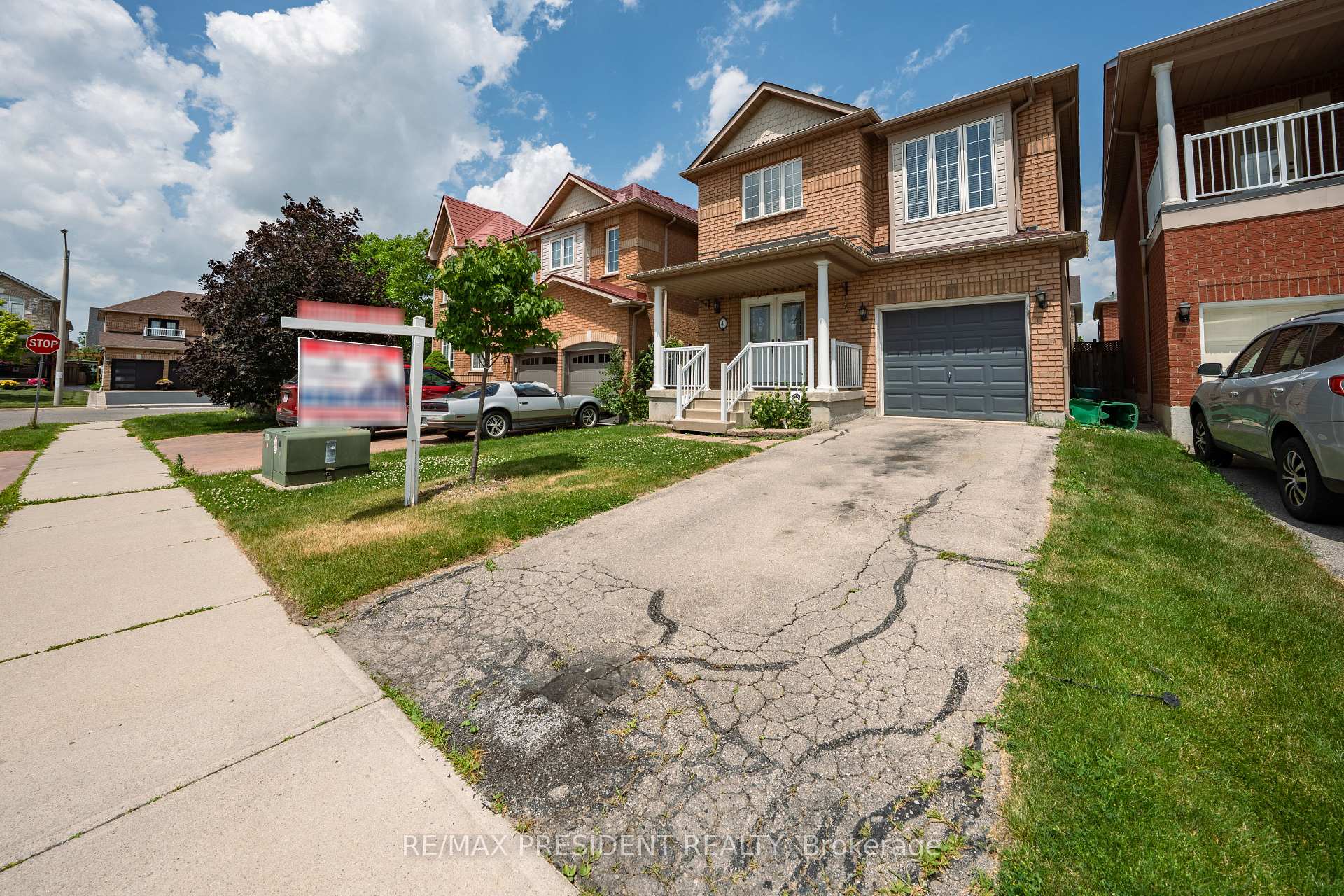 Photo 3 of 4 Redfinch Way, Brampton, Fletcher's Meadow — HOMEH