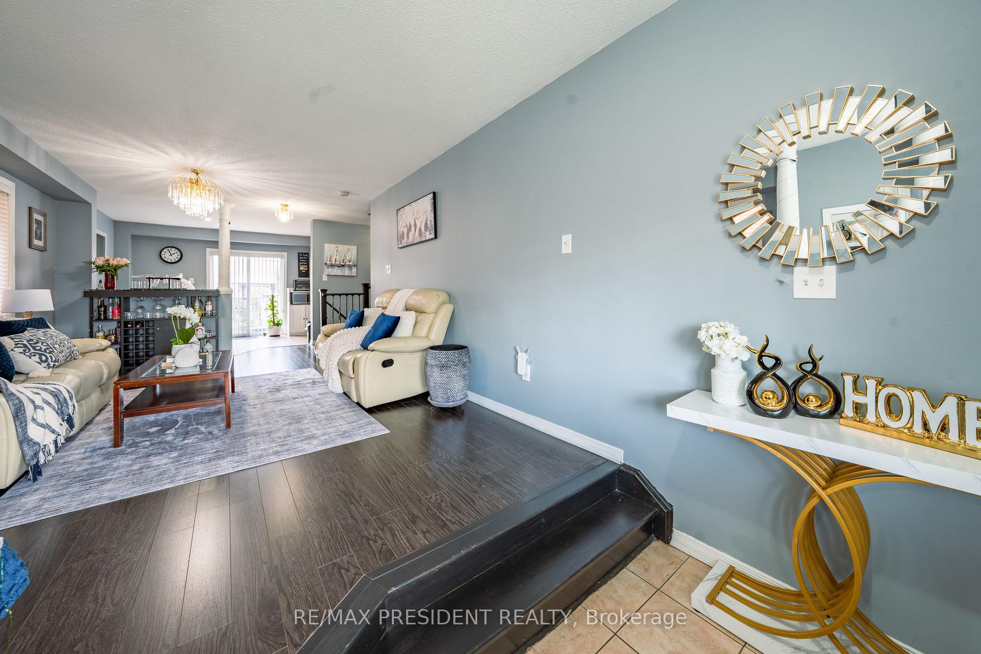 Photo 5 of 4 Redfinch Way, Brampton, Fletcher's Meadow — HOMEH