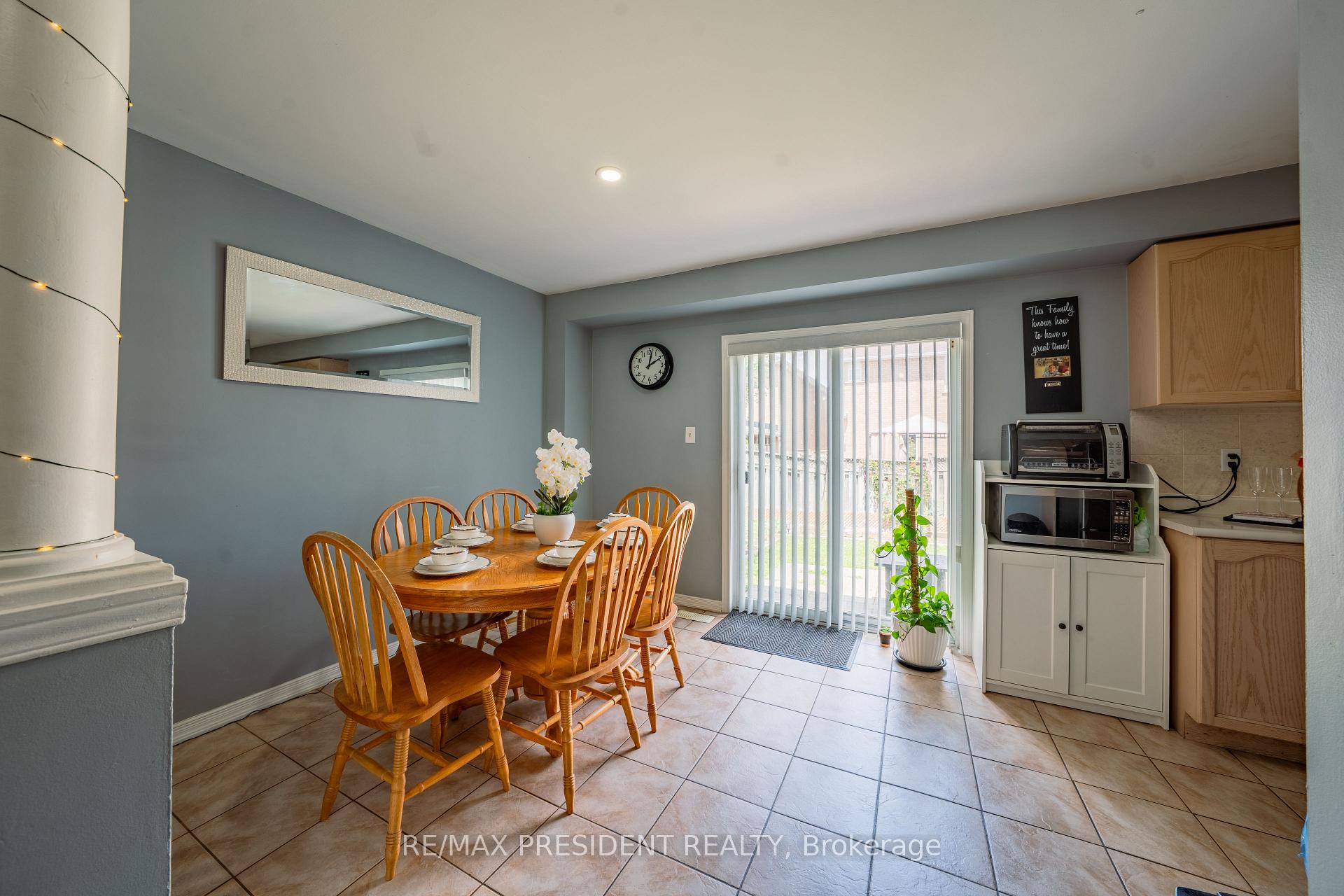 Photo 11 of 4 Redfinch Way, Brampton, Fletcher's Meadow — HOMEH
