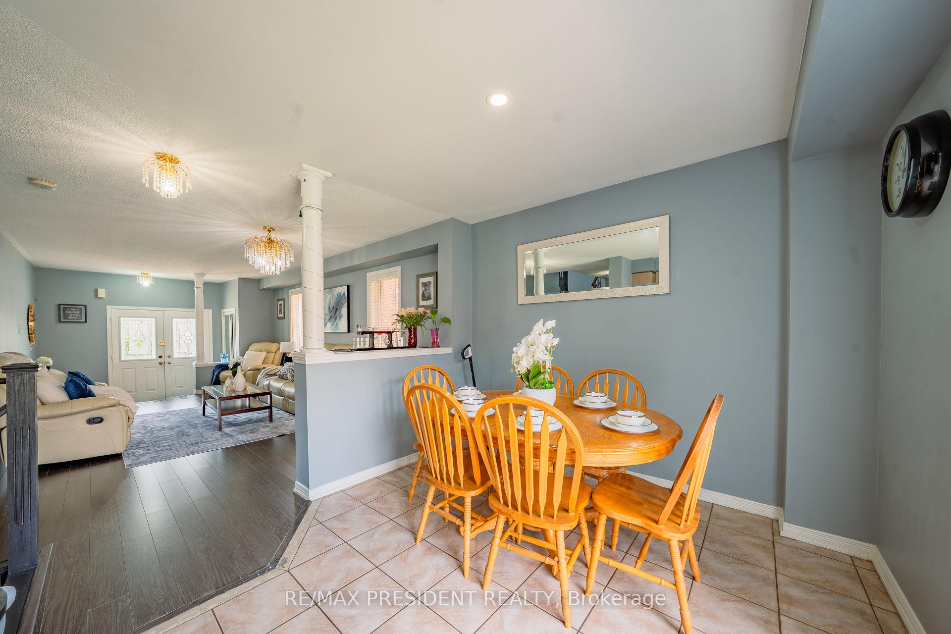Photo 12 of 4 Redfinch Way, Brampton, Fletcher's Meadow — HOMEH