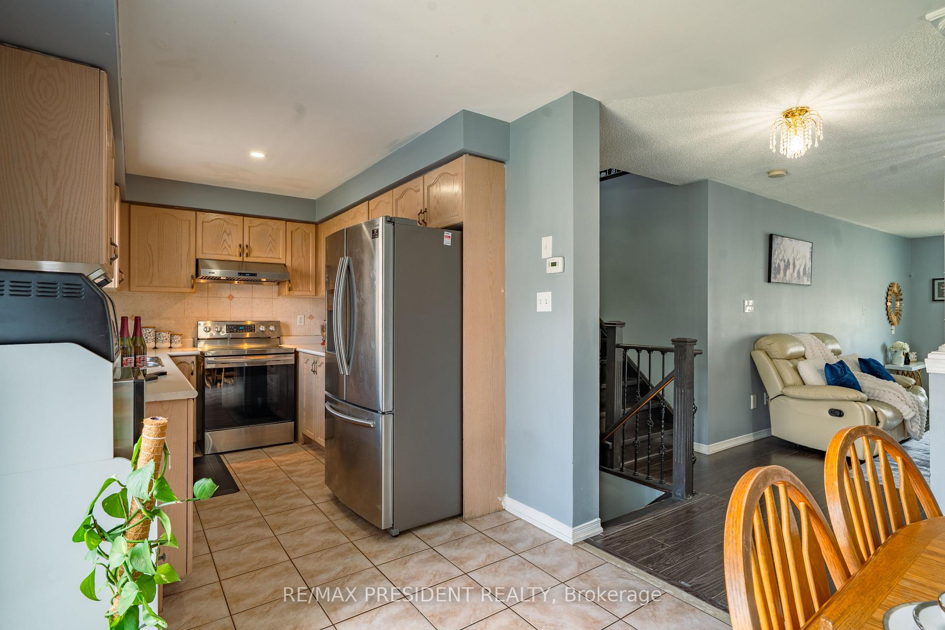 Photo 16 of 4 Redfinch Way, Brampton, Fletcher's Meadow — HOMEH