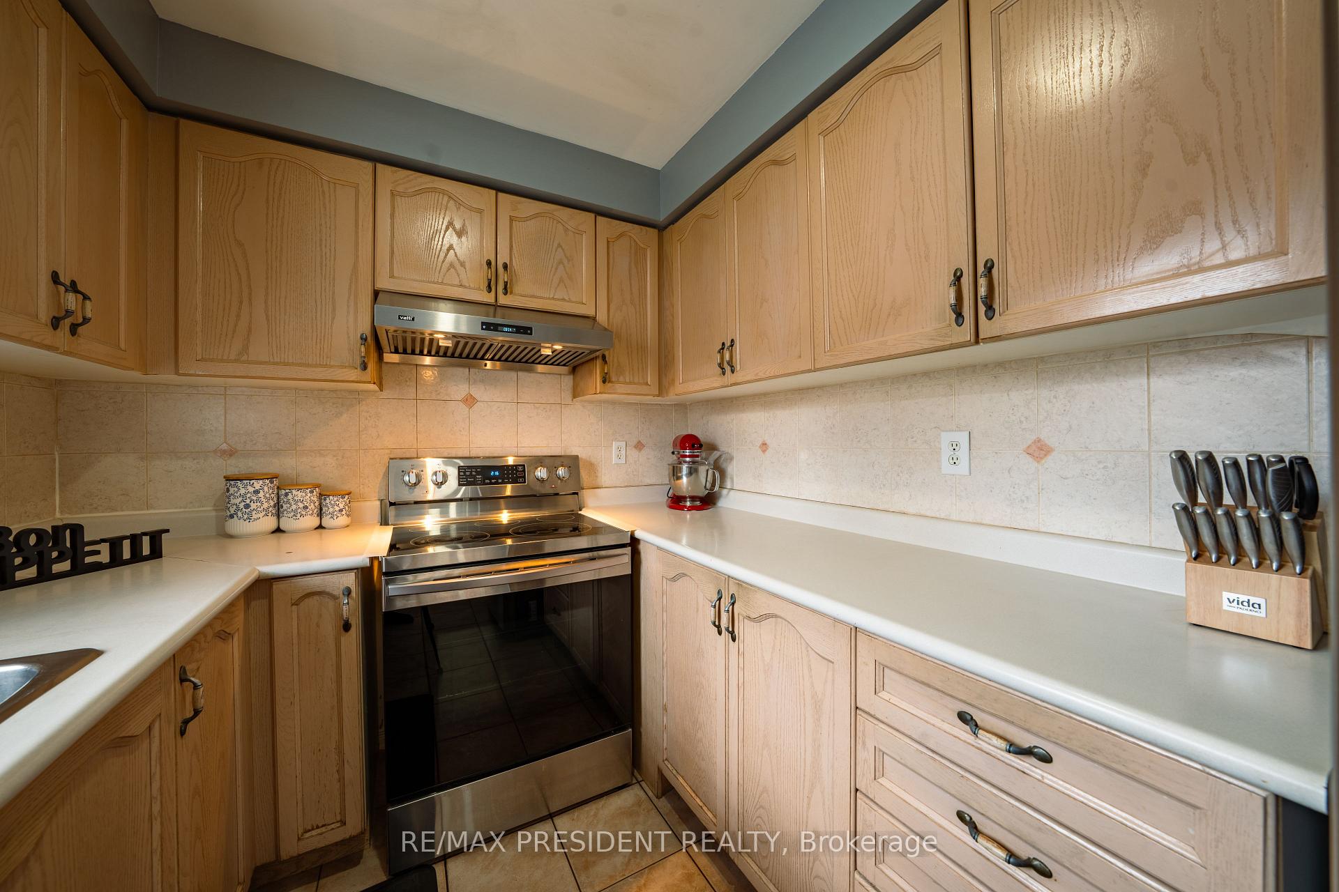 Photo 20 of 4 Redfinch Way, Brampton, Fletcher's Meadow — HOMEH