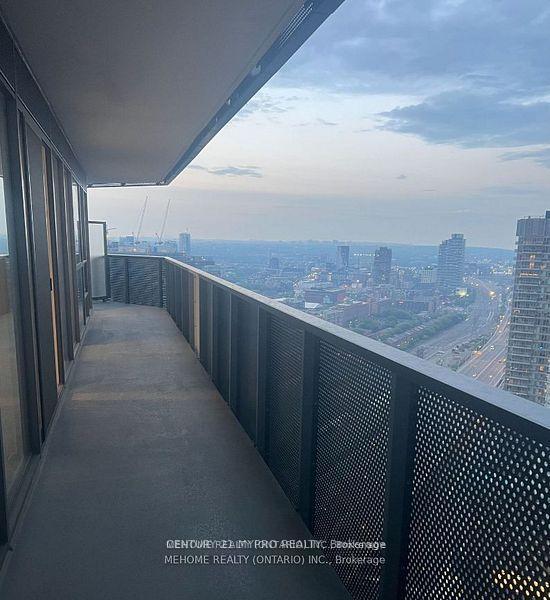 Photo 12 of Unit 4208, 55 Cooper Street, Toronto, Waterfront Communities — HOMEH