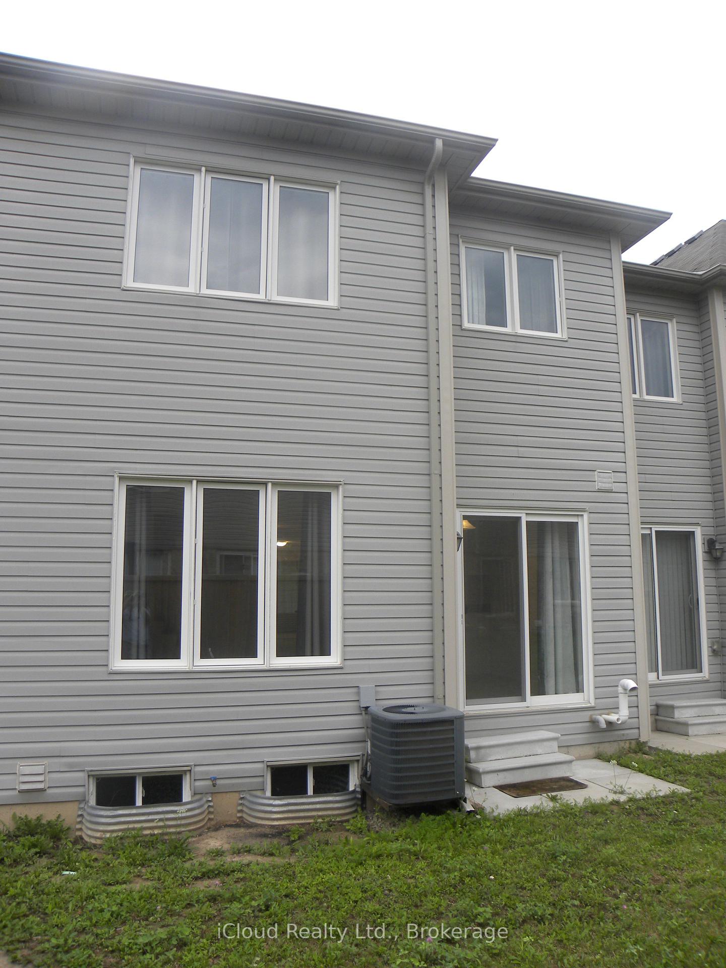 Photo 28 of 45 Butcher Crescent, Brantford, Shellard Lane — HOMEH