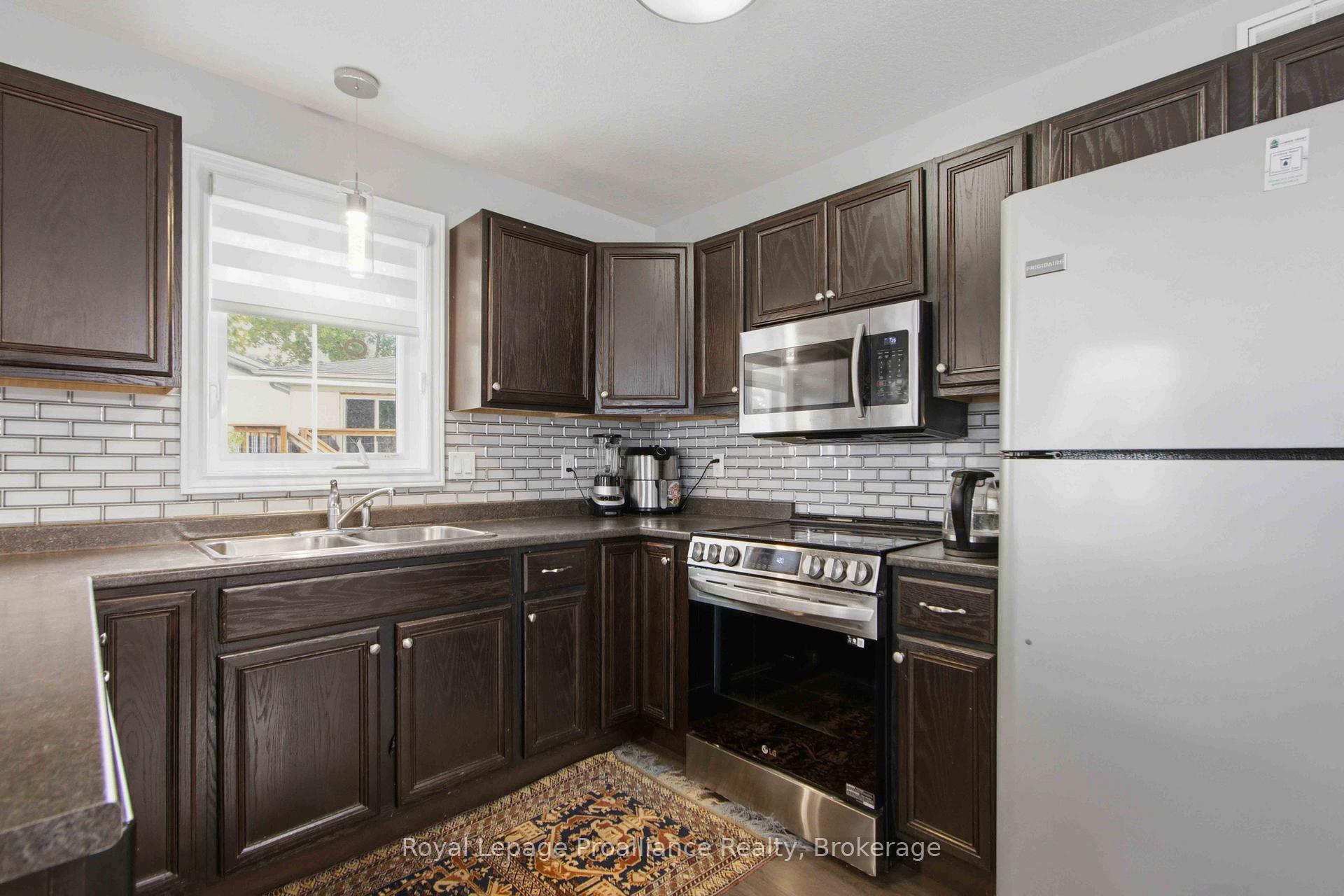 Photo 10 of 172 Nicholas Street, Quinte West, Murray Ward — HOMEH