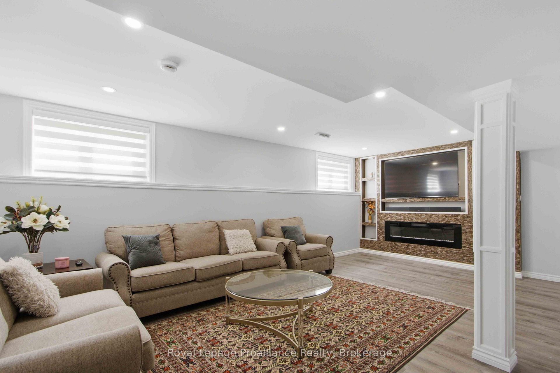 Photo 17 of 172 Nicholas Street, Quinte West, Murray Ward — HOMEH