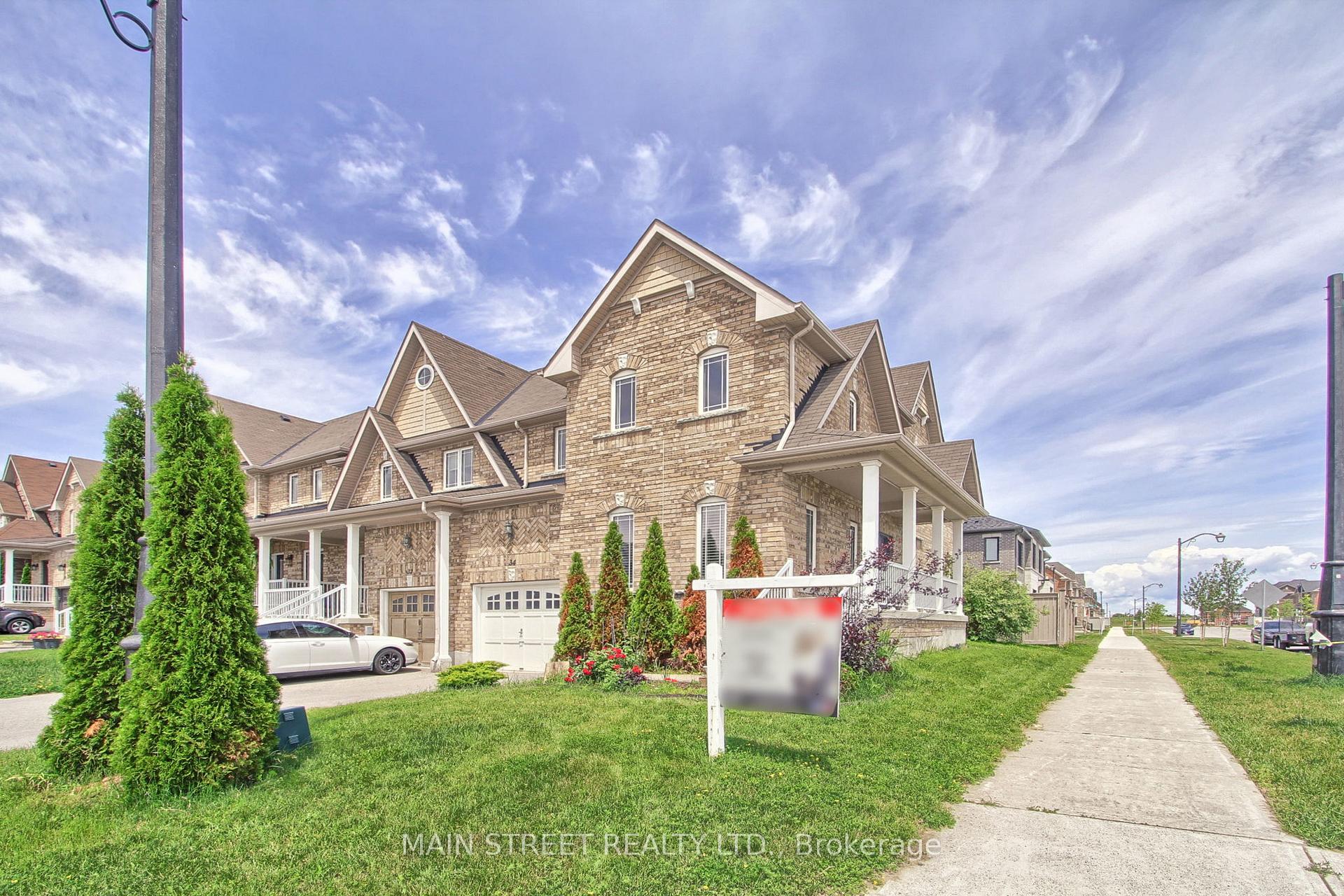 Photo 2 of 34 Grey Wing Avenue, Georgina, Keswick South — HOMEH