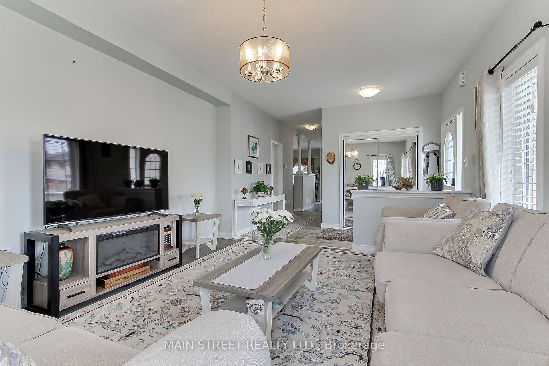 Photo 9 of 34 Grey Wing Avenue, Georgina, Keswick South — HOMEH