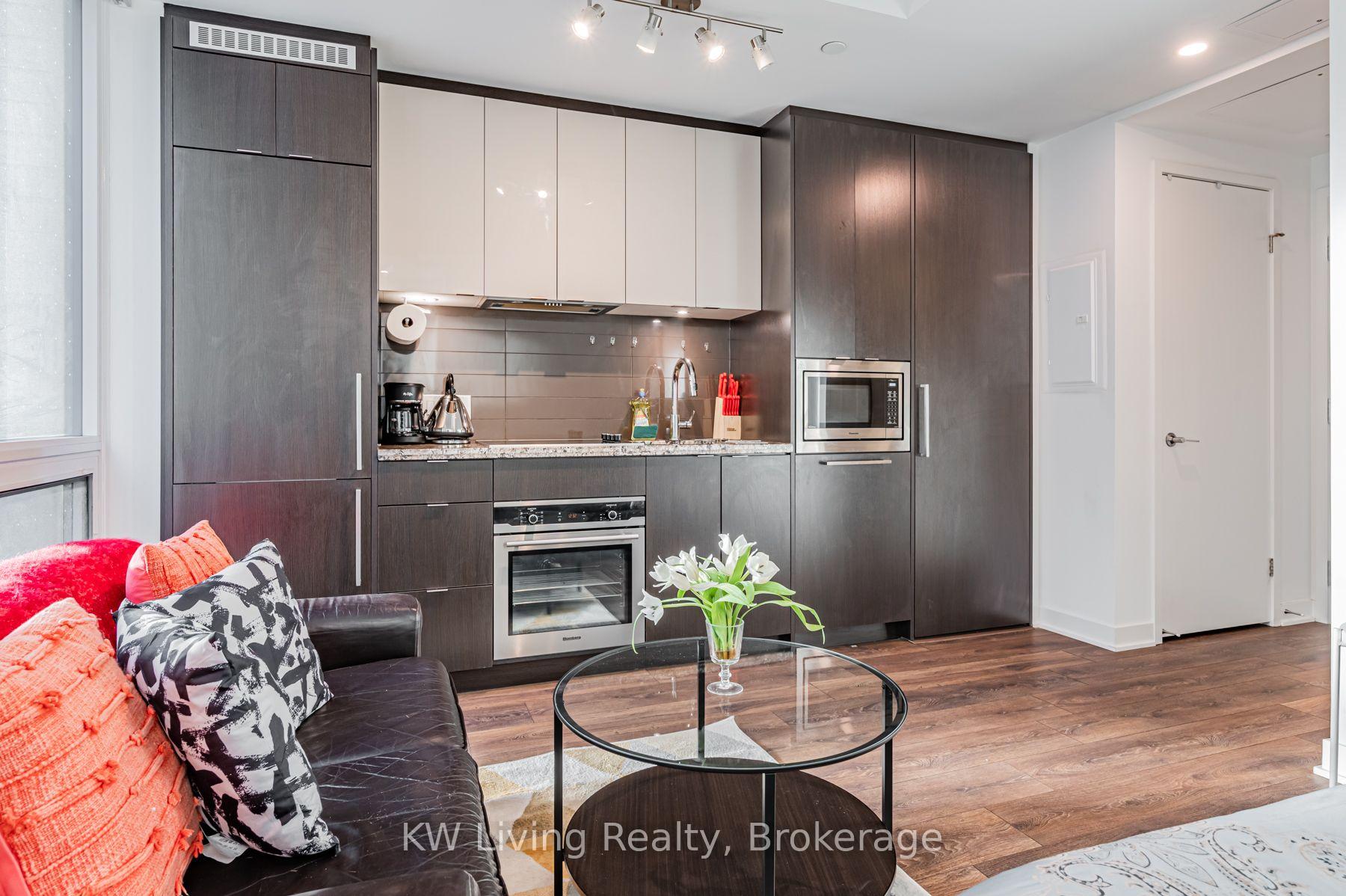 Photo 2 of Unit 520, 115 Blue Jays Way, Toronto, Waterfront Communities — HOMEH