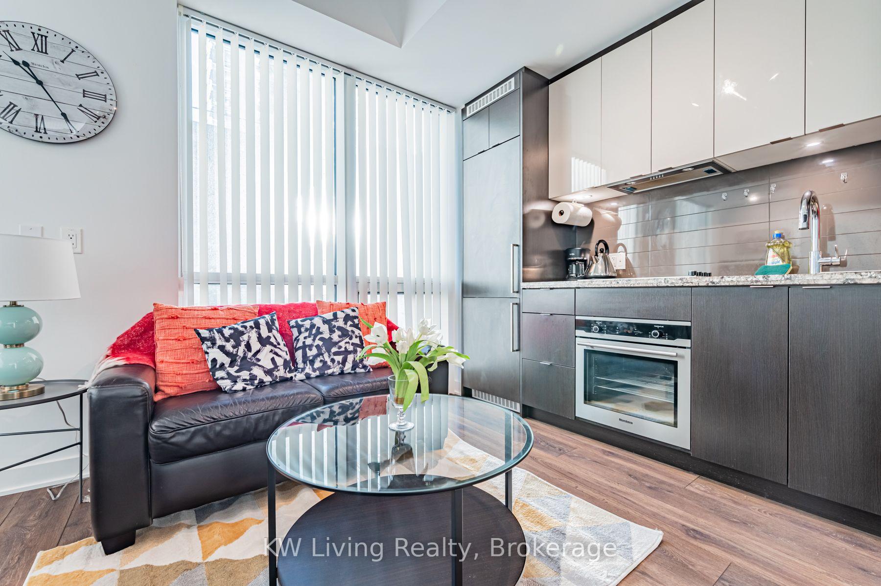 Photo 5 of Unit 520, 115 Blue Jays Way, Toronto, Waterfront Communities — HOMEH