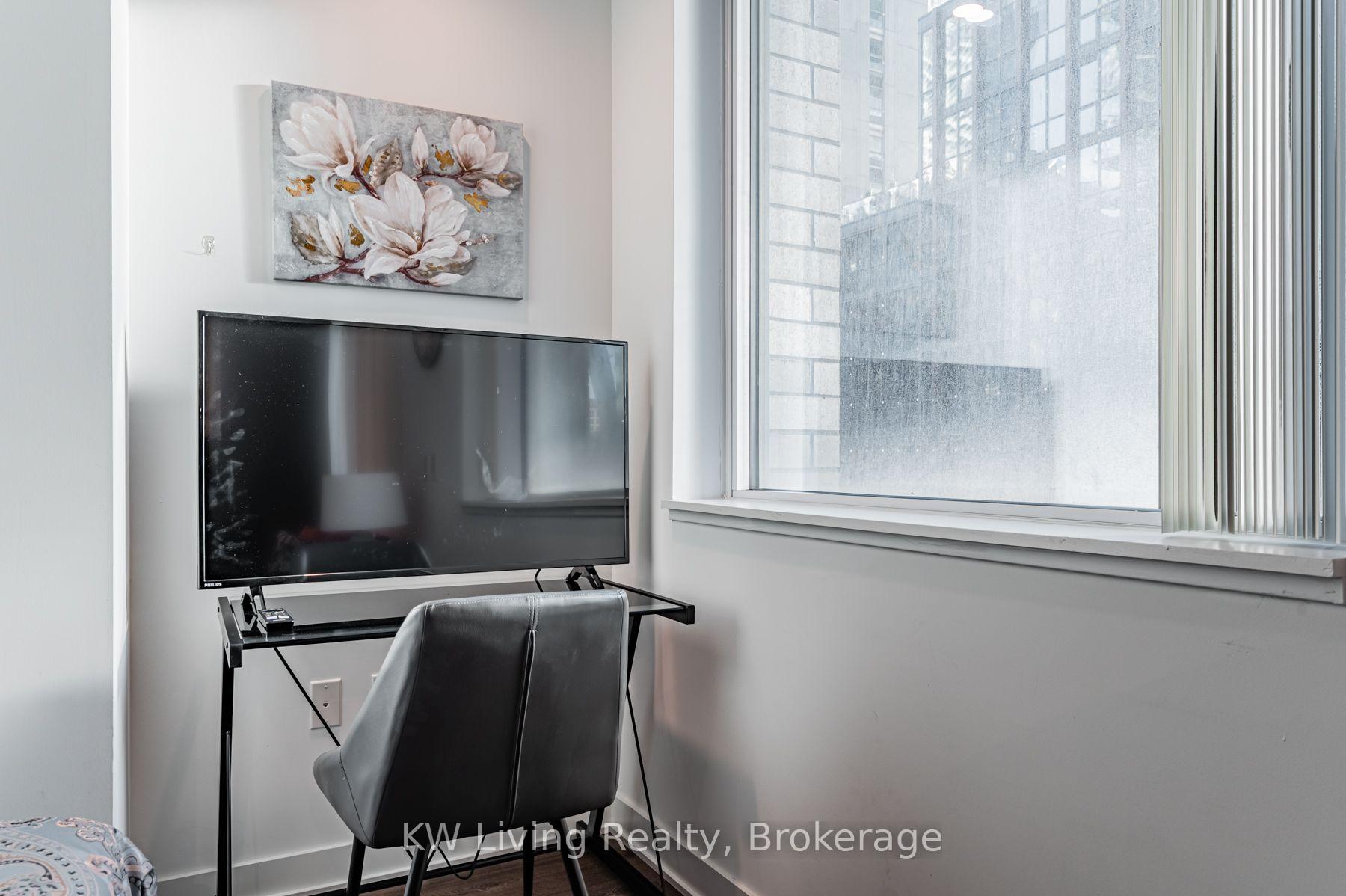 Photo 8 of Unit 520, 115 Blue Jays Way, Toronto, Waterfront Communities — HOMEH