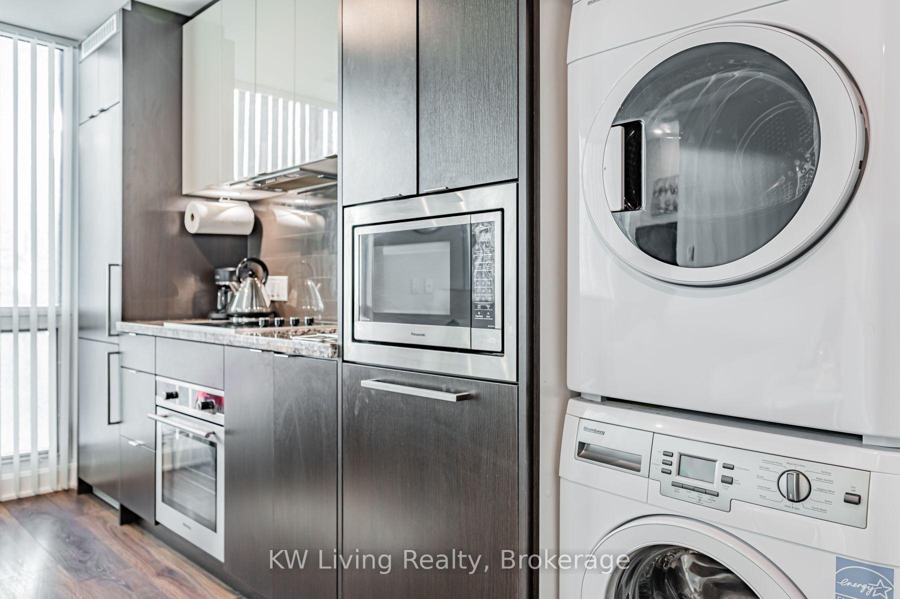 Photo 15 of Unit 520, 115 Blue Jays Way, Toronto, Waterfront Communities — HOMEH