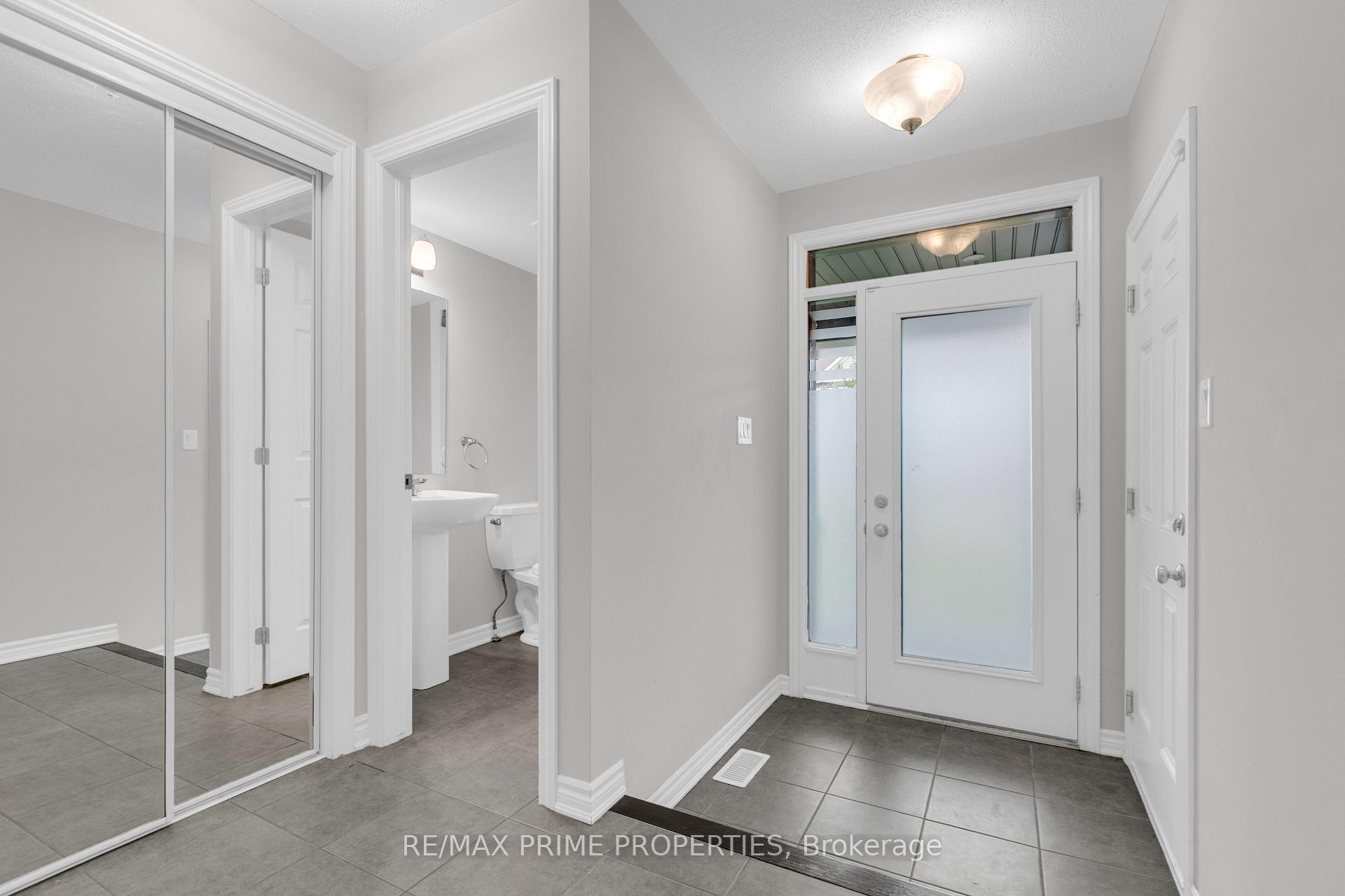 Photo 4 of 136 Lanceleaf Way, Ottawa, Kanata - Emerald Meadows/Trailwest — HOMEH