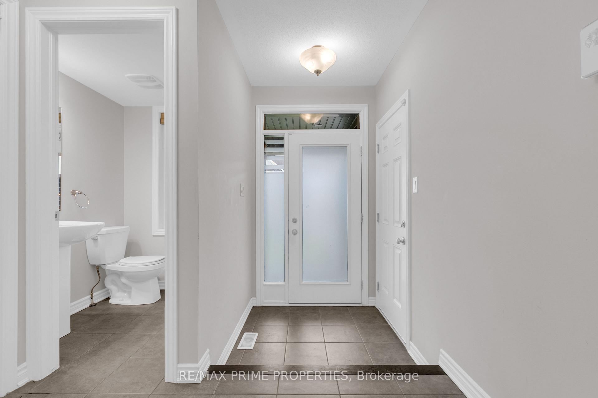 Photo 5 of 136 Lanceleaf Way, Ottawa, Kanata - Emerald Meadows/Trailwest — HOMEH