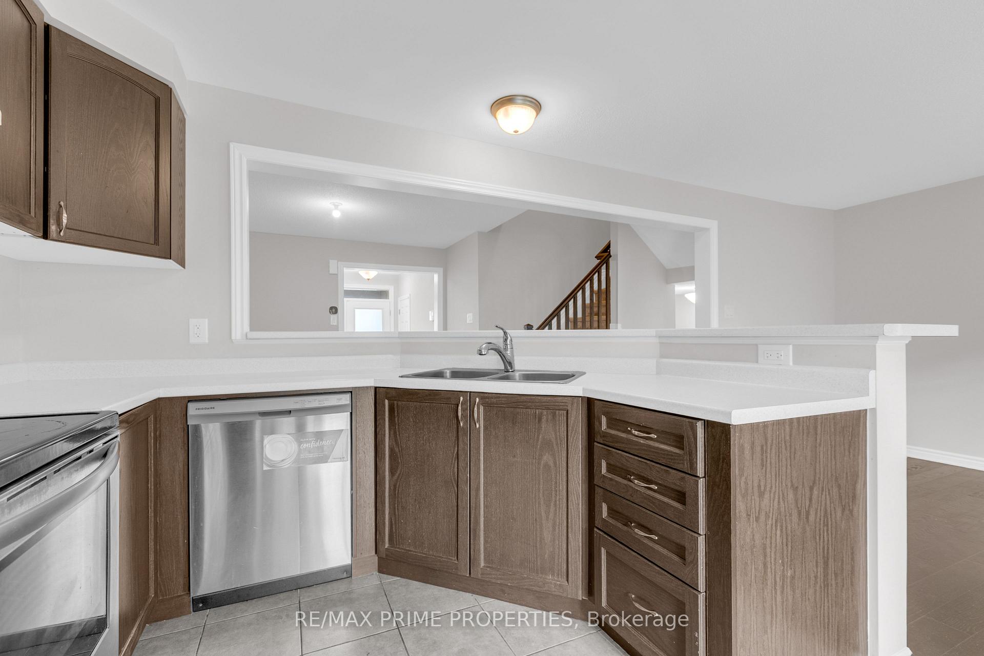 Photo 22 of 136 Lanceleaf Way, Ottawa, Kanata - Emerald Meadows/Trailwest — HOMEH