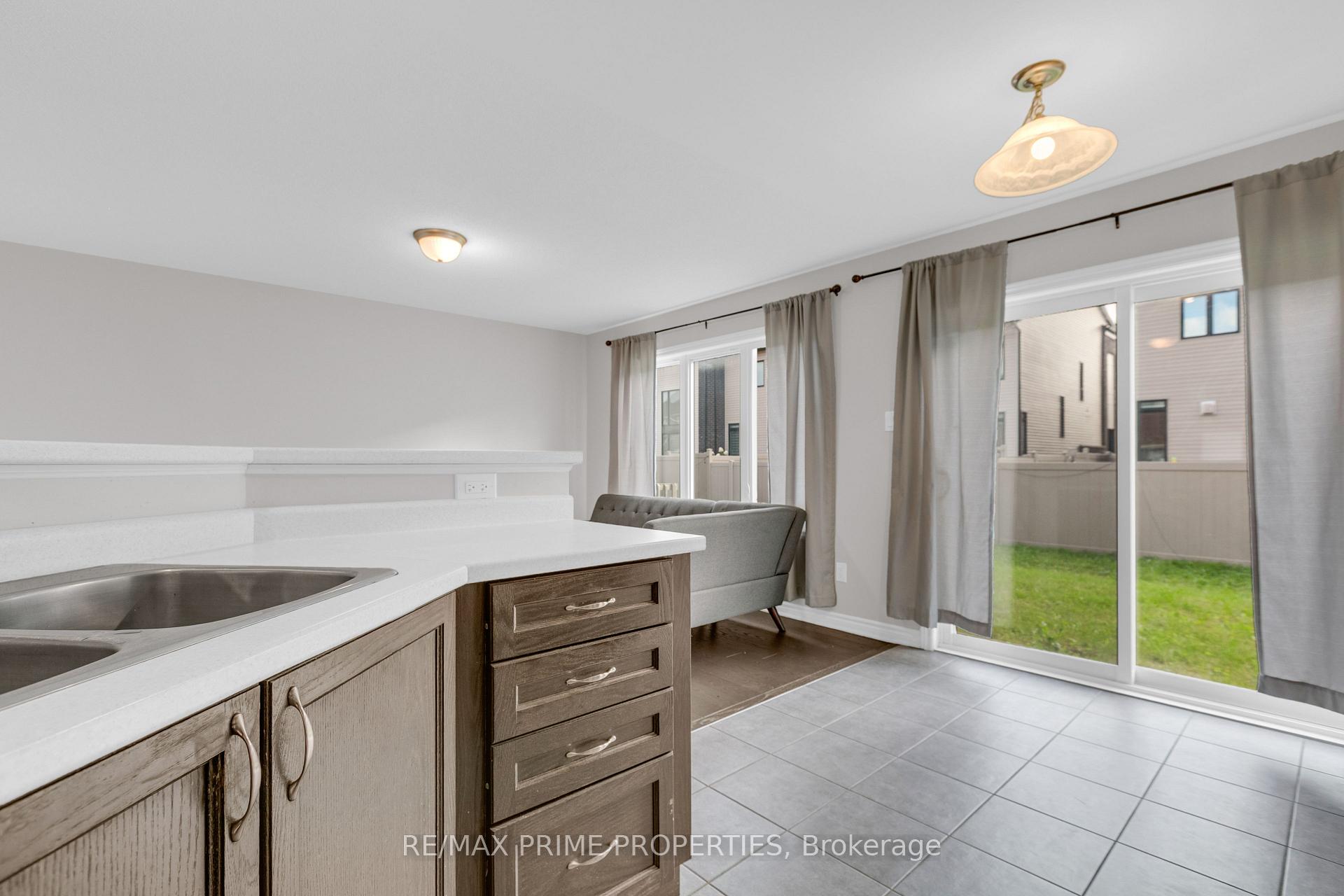 Photo 23 of 136 Lanceleaf Way, Ottawa, Kanata - Emerald Meadows/Trailwest — HOMEH