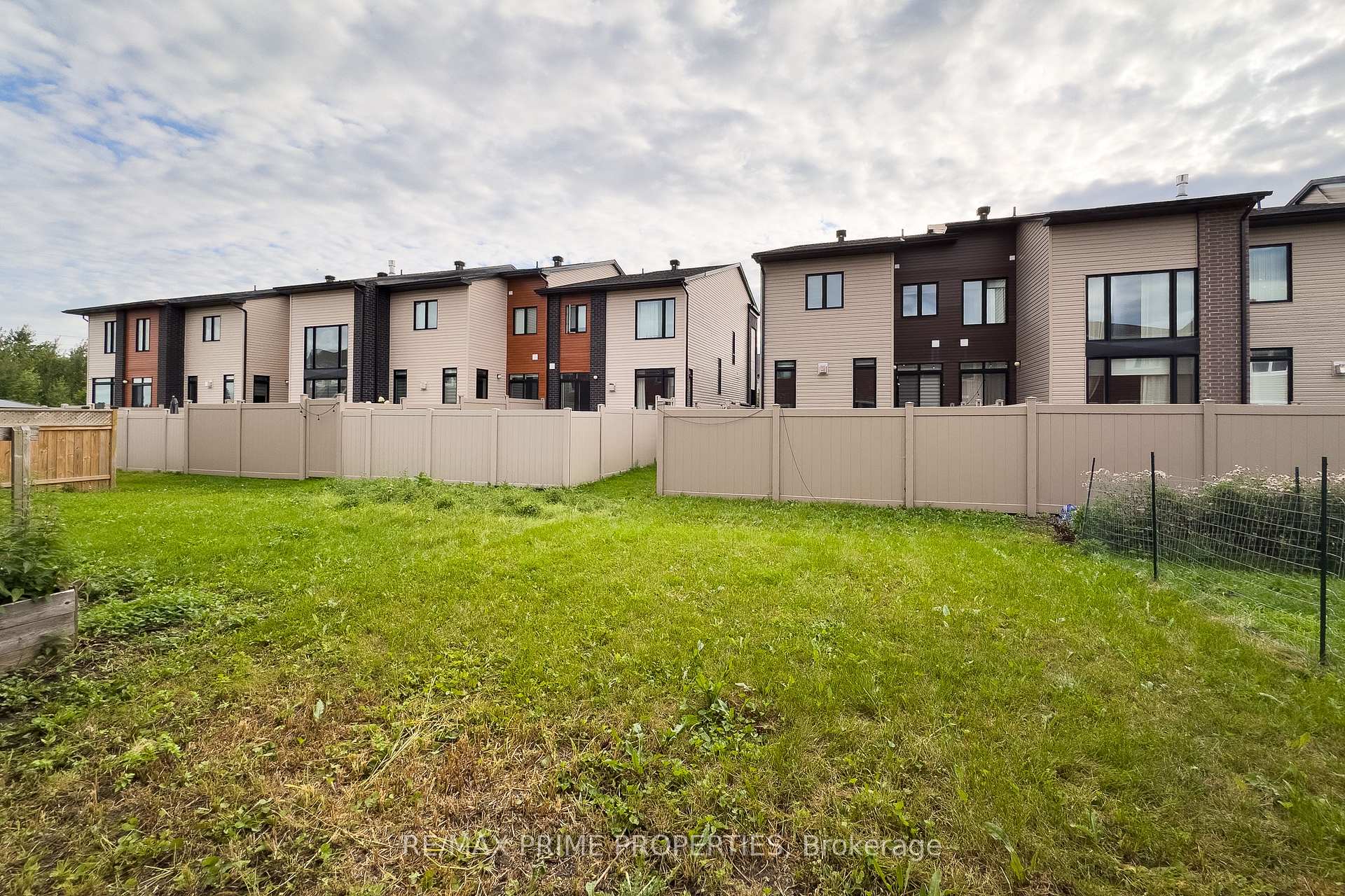 Photo 42 of 136 Lanceleaf Way, Ottawa, Kanata - Emerald Meadows/Trailwest — HOMEH