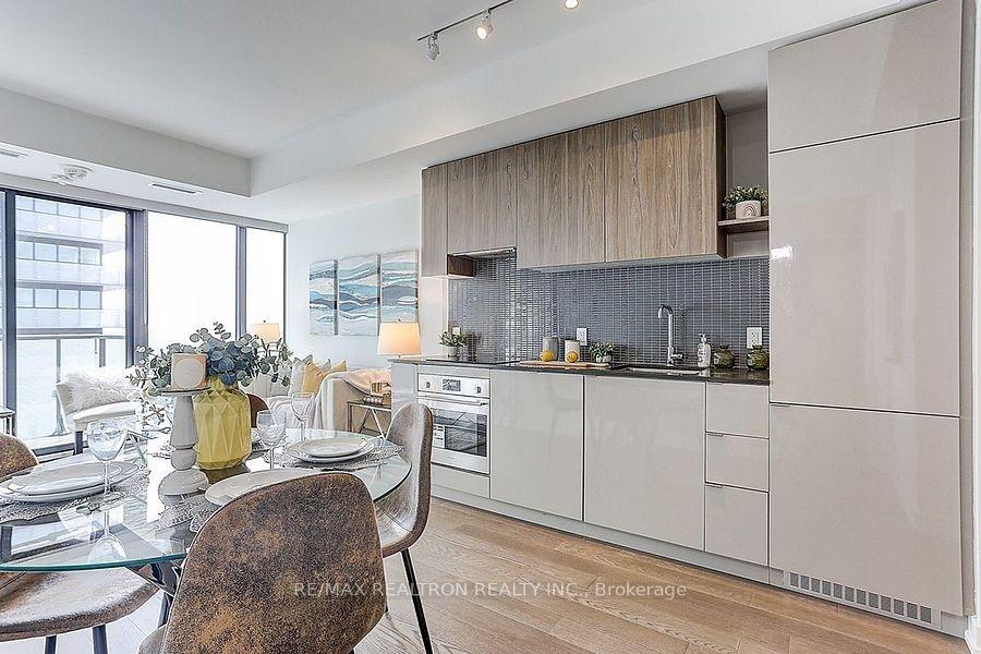 Photo 5 of Unit 2708, 161 Roehampton Avenue, Toronto, Mount Pleasant West — HOMEH